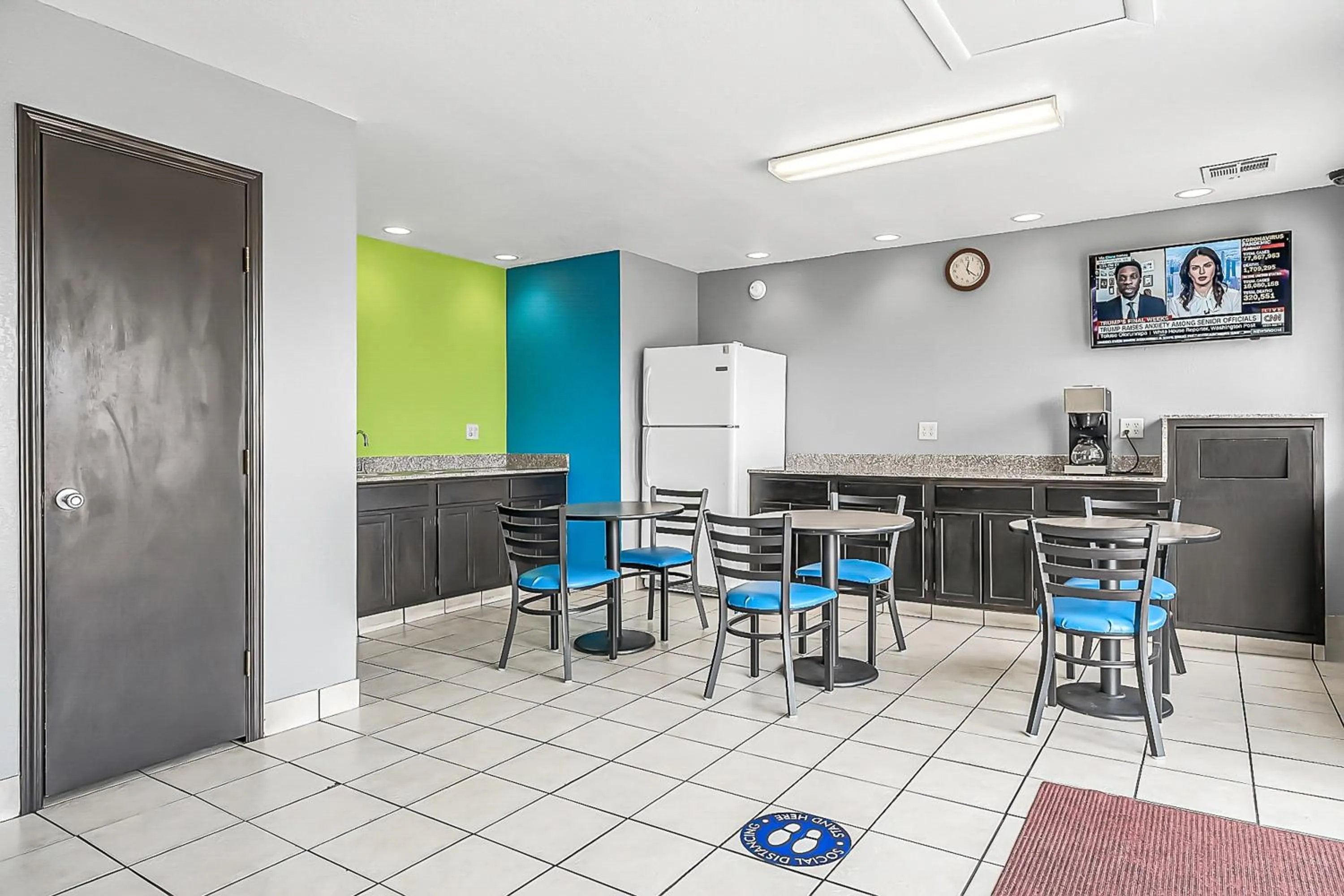 Lounge or bar in SureStay Hotel by Best Western Oklahoma City West