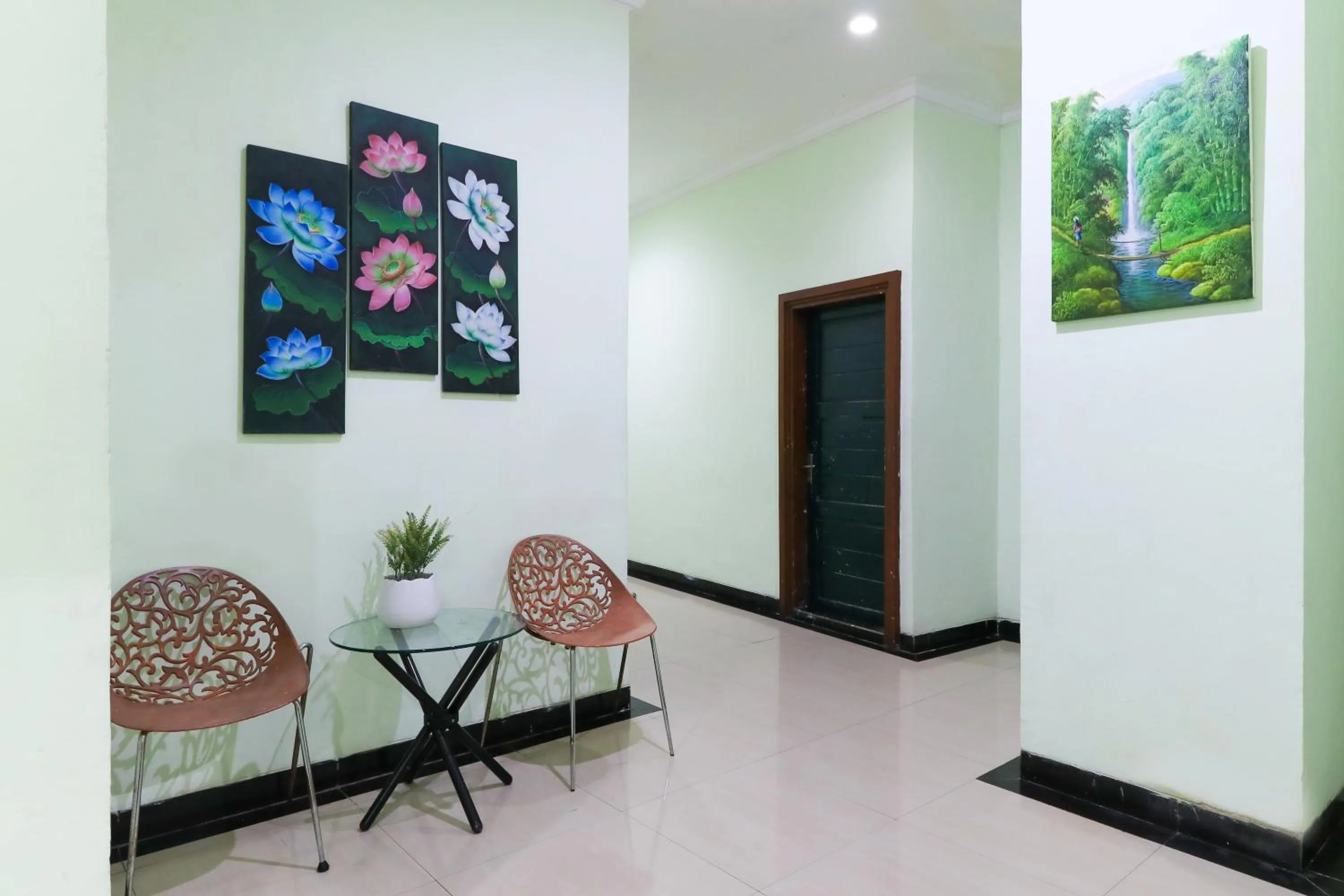 Living room in Labuana Homestay and Cafe Garden Makassar
