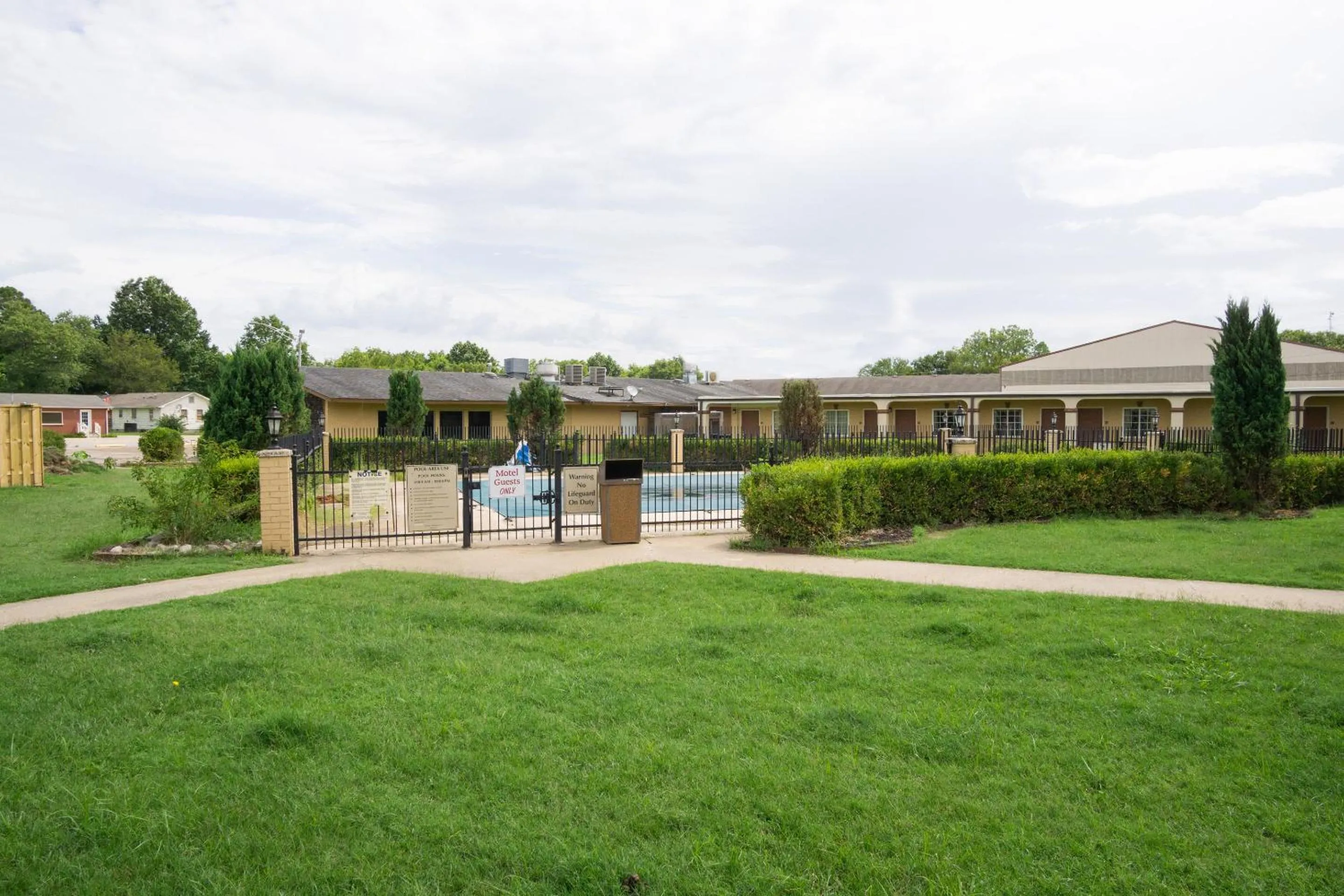 Garden, Property Building in OYO Hotel Miami OK I-44