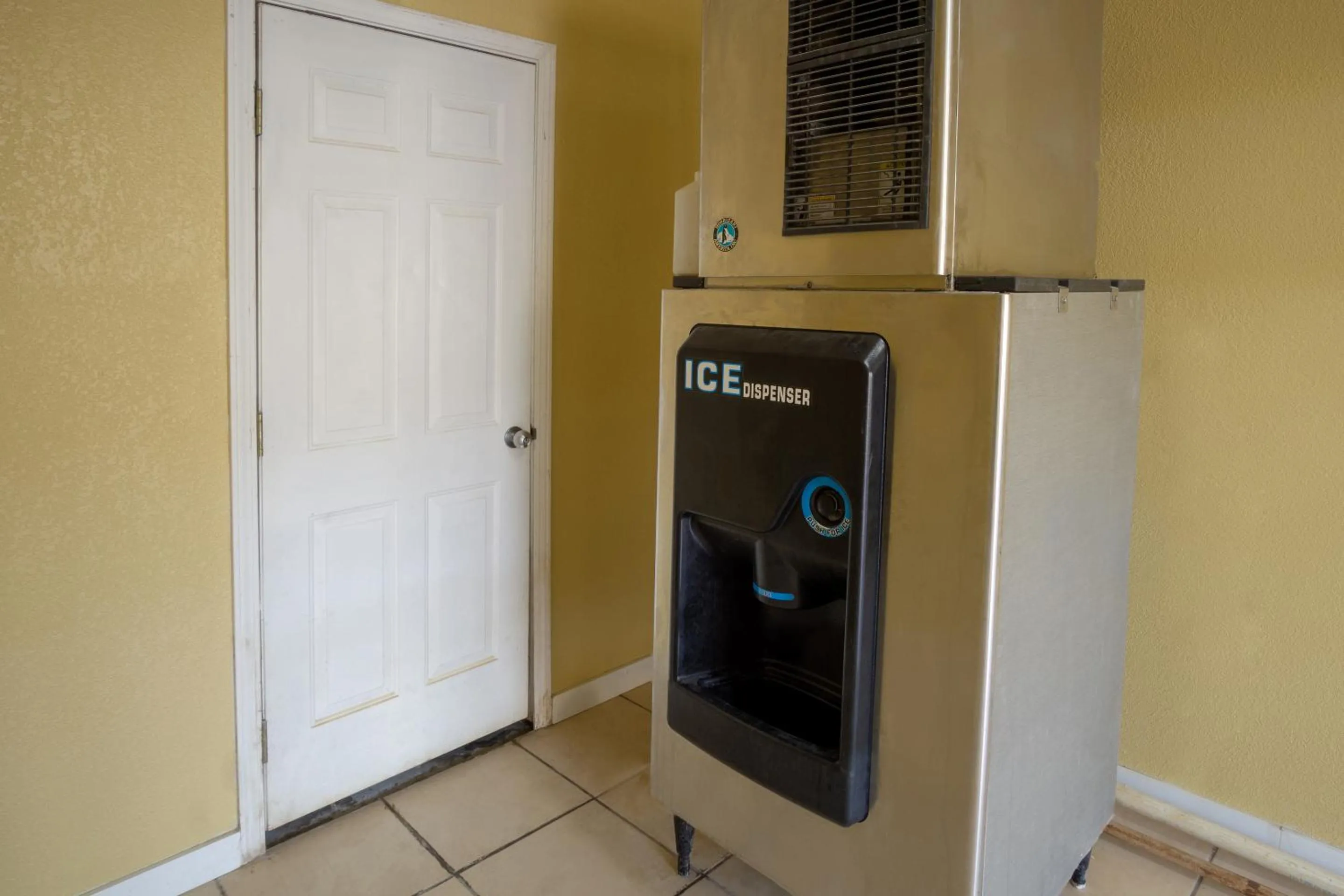 Area and facilities in OYO Hotel Miami OK I-44