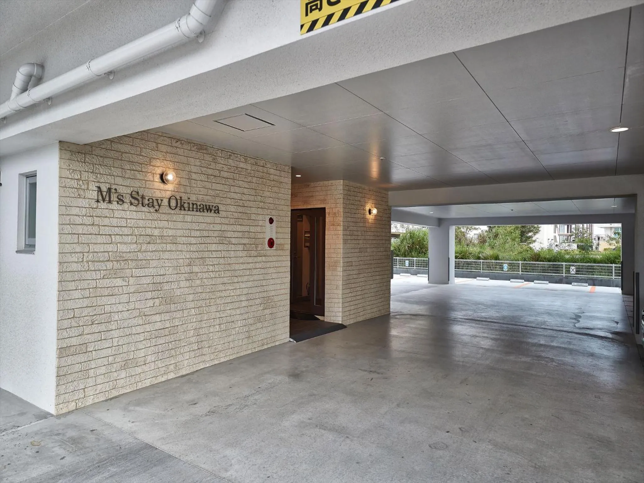 Facade/entrance in M´s Stay Okinawa
