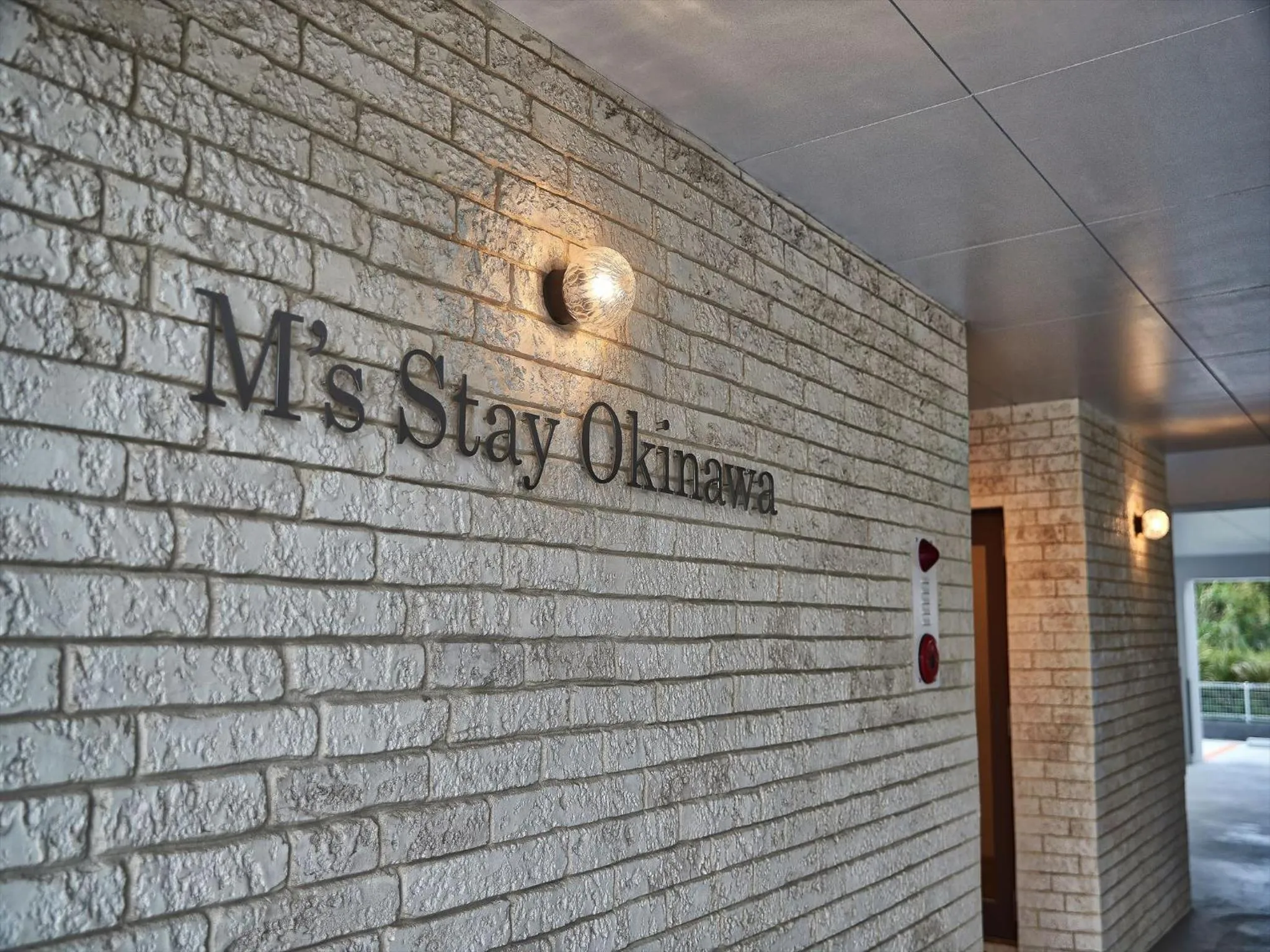 Facade/entrance in M´s Stay Okinawa