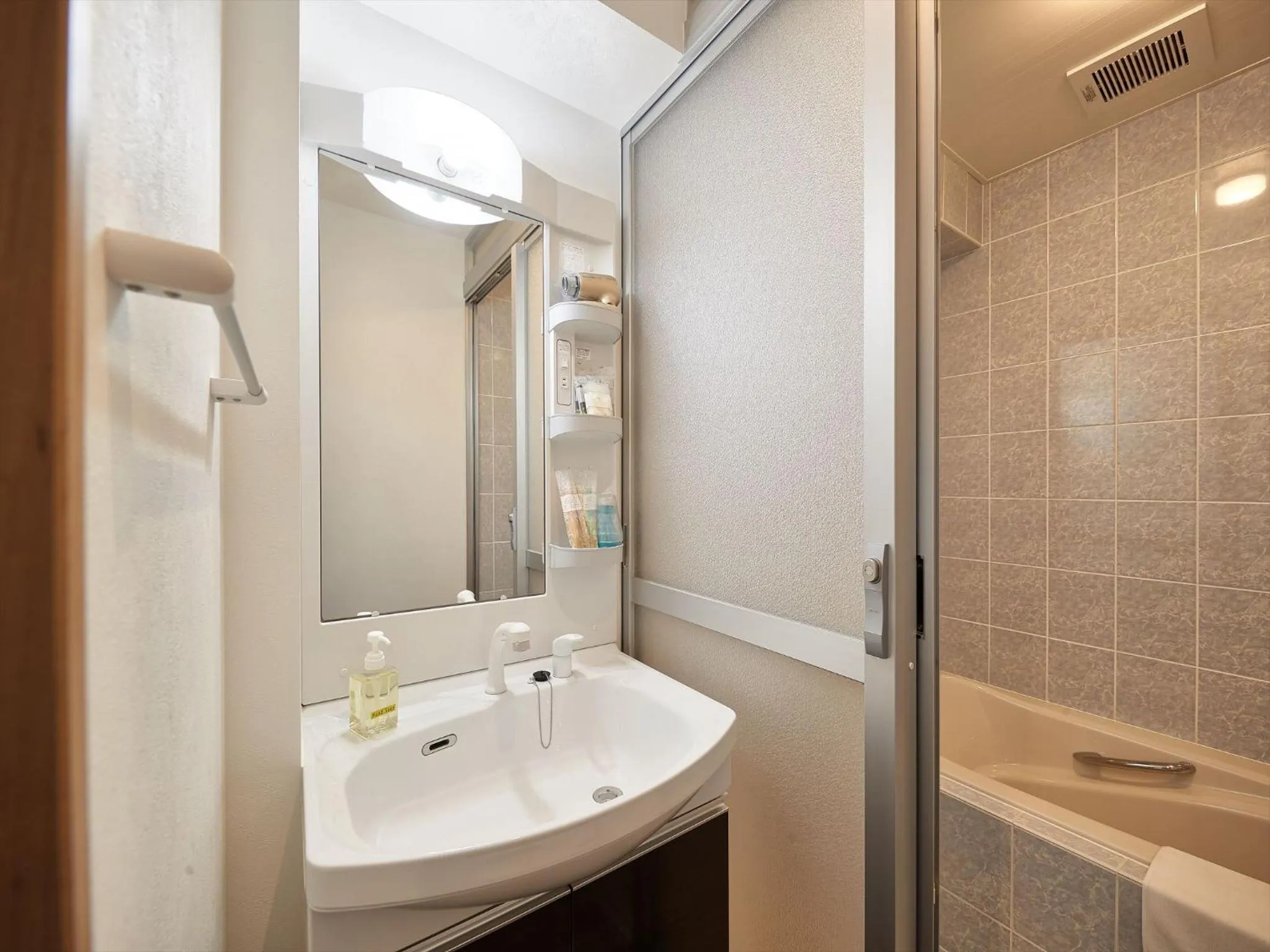 Bathroom in M´s Stay Okinawa