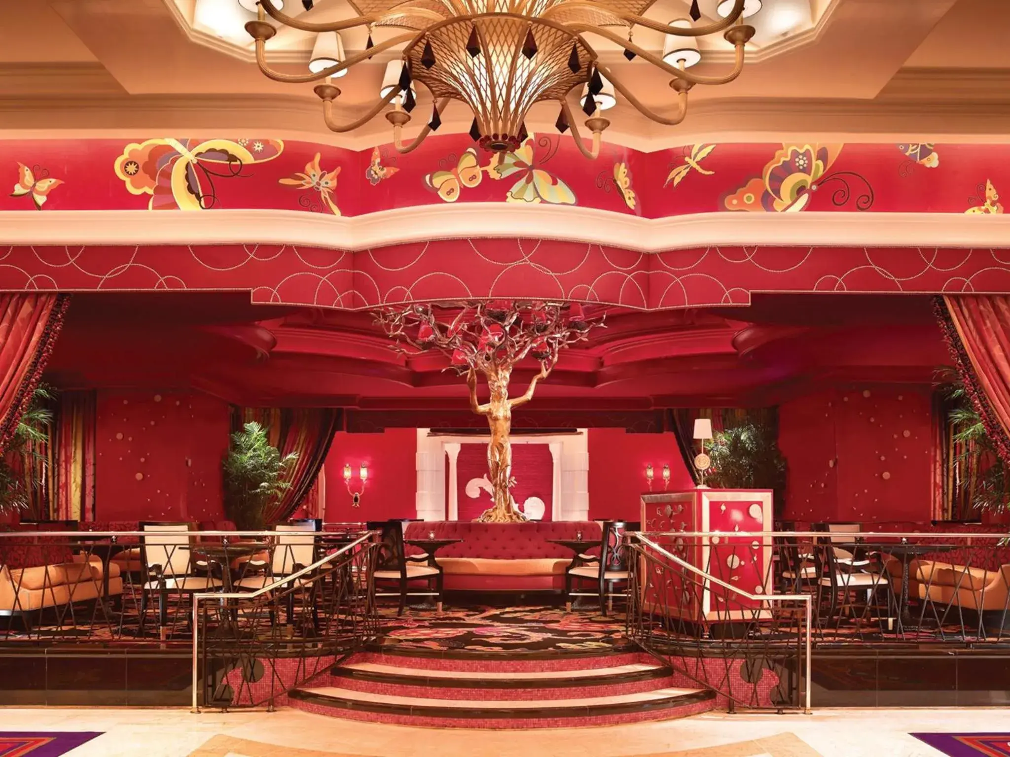 Lounge or bar in Encore at Wynn Las Vegas Lounge or bar in Encore at Wynn Las Vegas