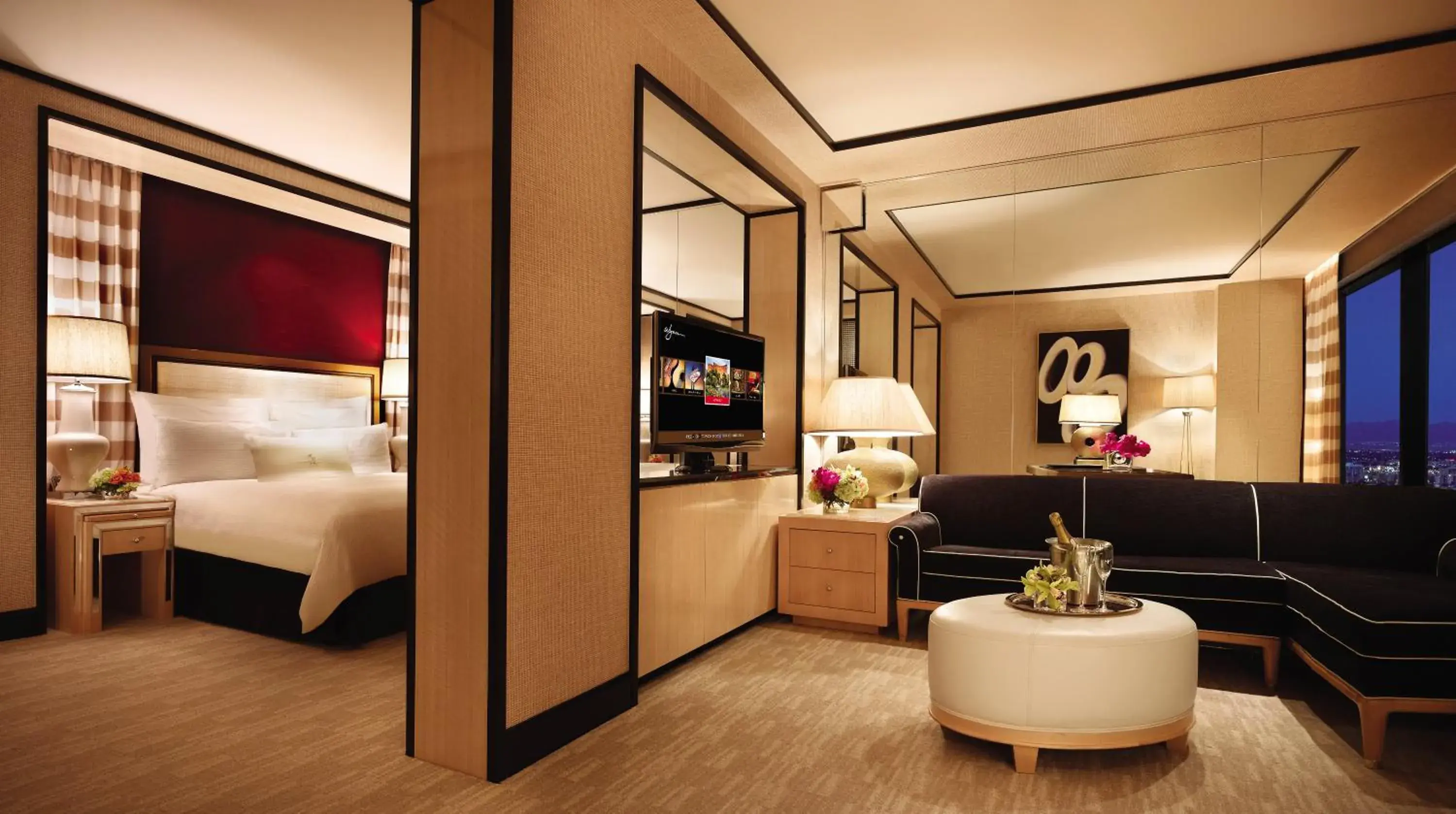 Photo of the whole room, Bed in Encore at Wynn Las Vegas Photo of the whole room, Bed in Encore at Wynn Las Vegas