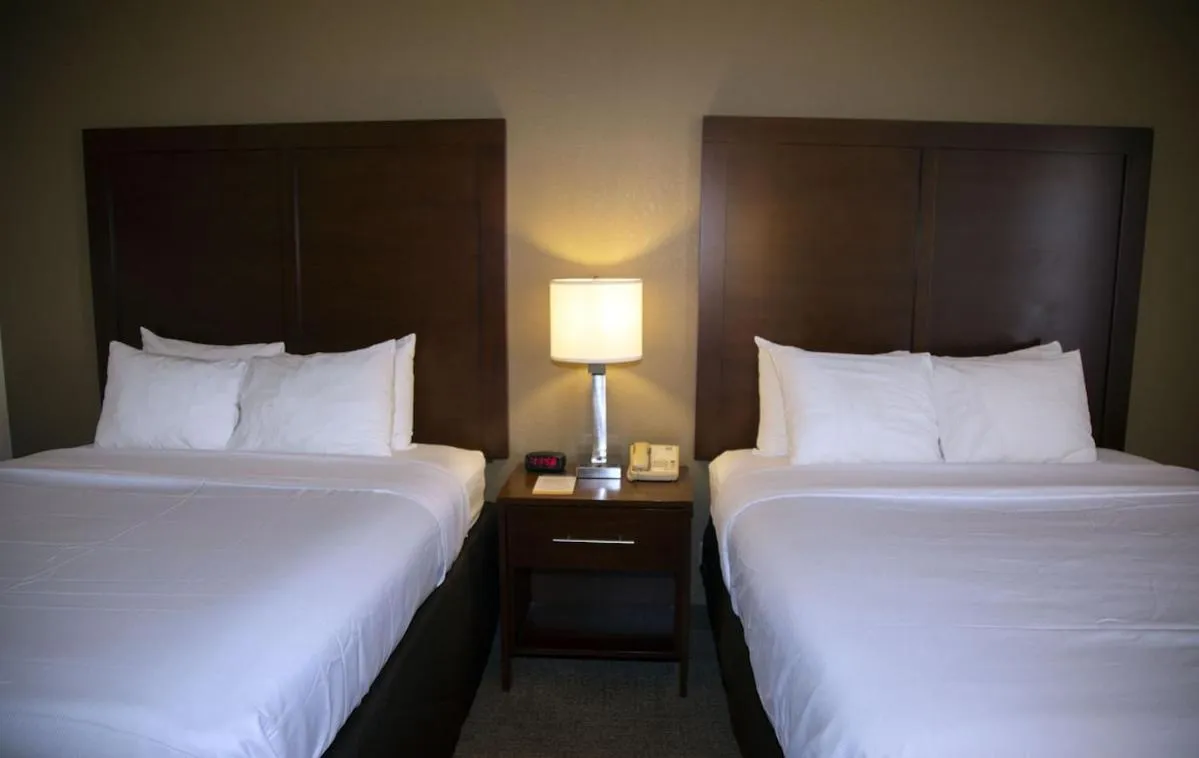 Bed in Ardmore Inn & Suites Ardmore