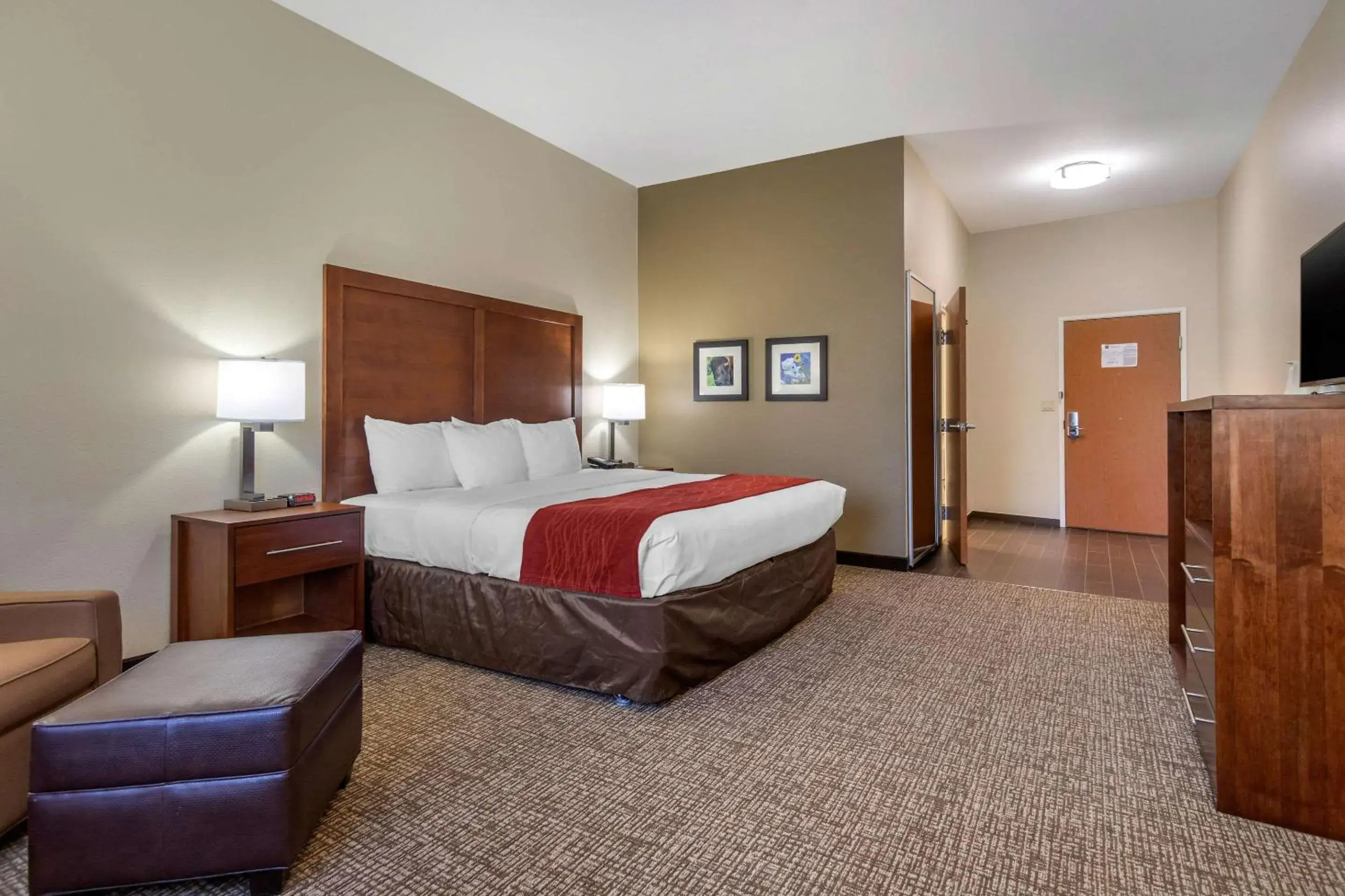 Bedroom, Bed in Comfort Inn & Suites Glenpool Bedroom, Bed in Comfort Inn & Suites Glenpool