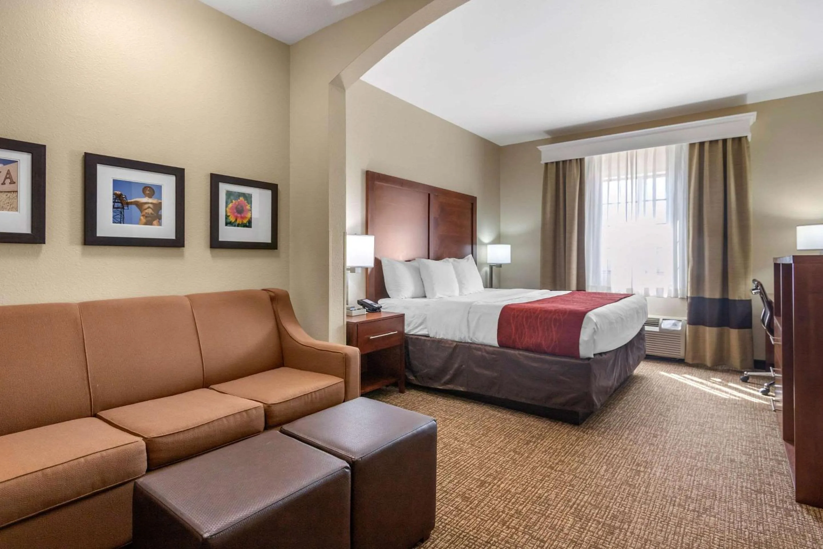 Bedroom, Bed in Comfort Inn & Suites Glenpool