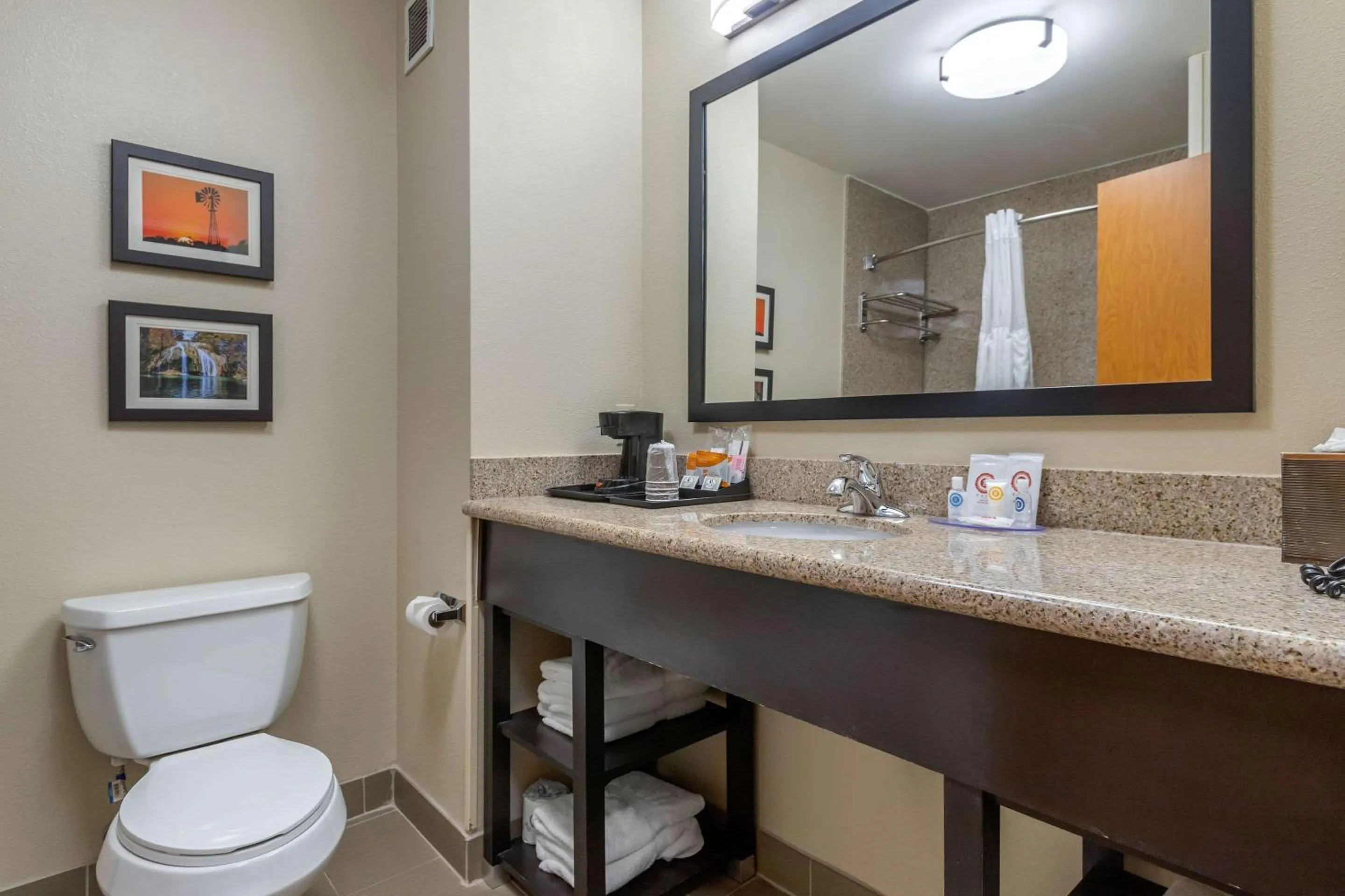 Bedroom in Comfort Inn & Suites Glenpool