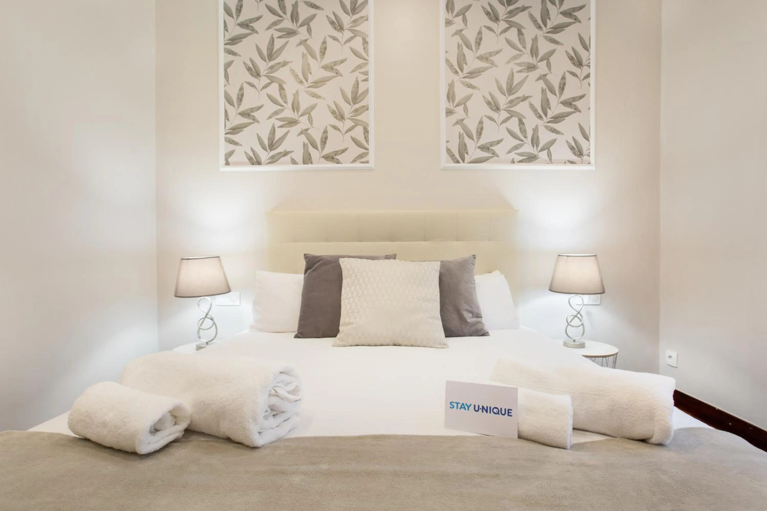 Bed in Stay U-nique Apartments Calvet