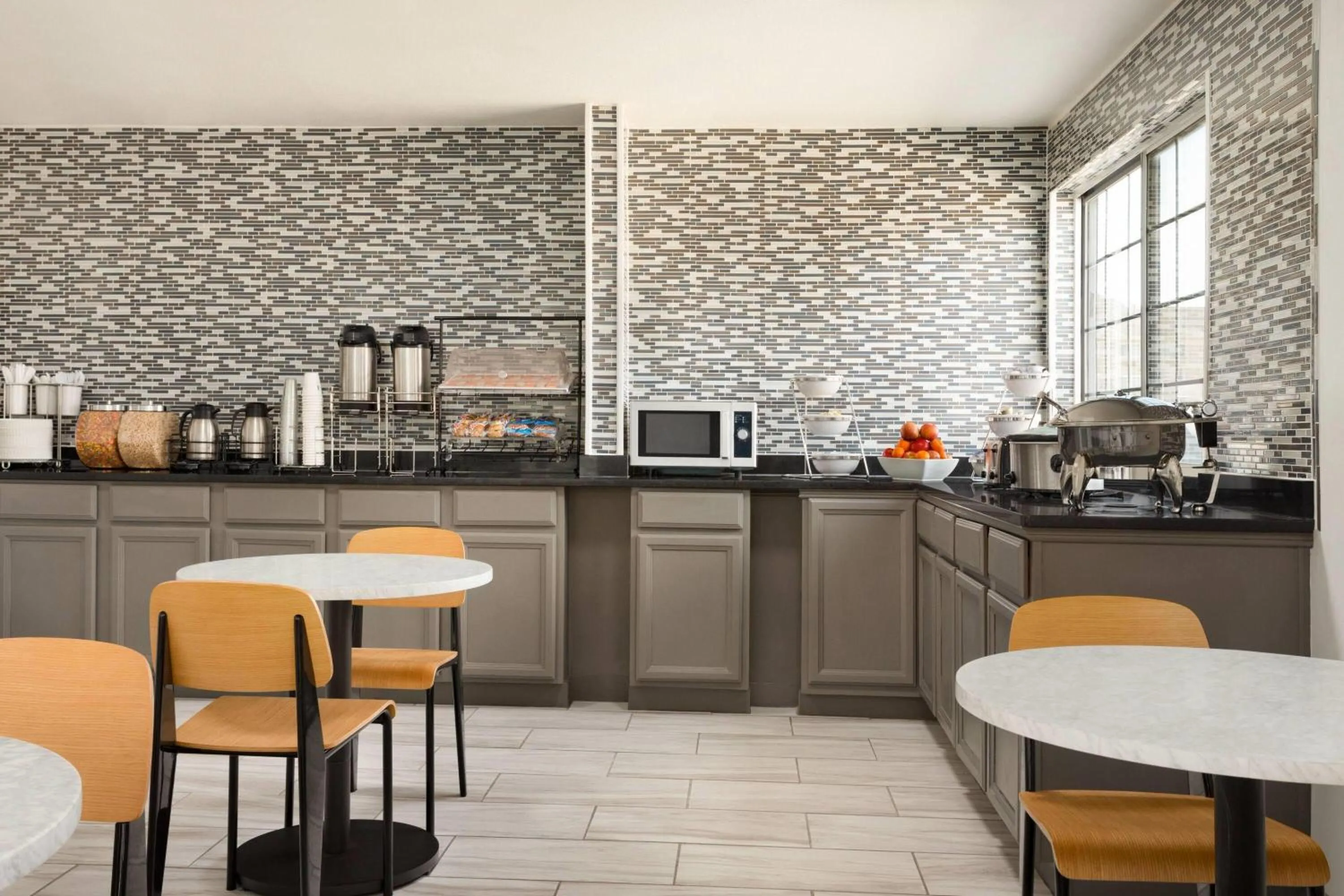 Breakfast in Baymont by Wyndham Blackwell I-35