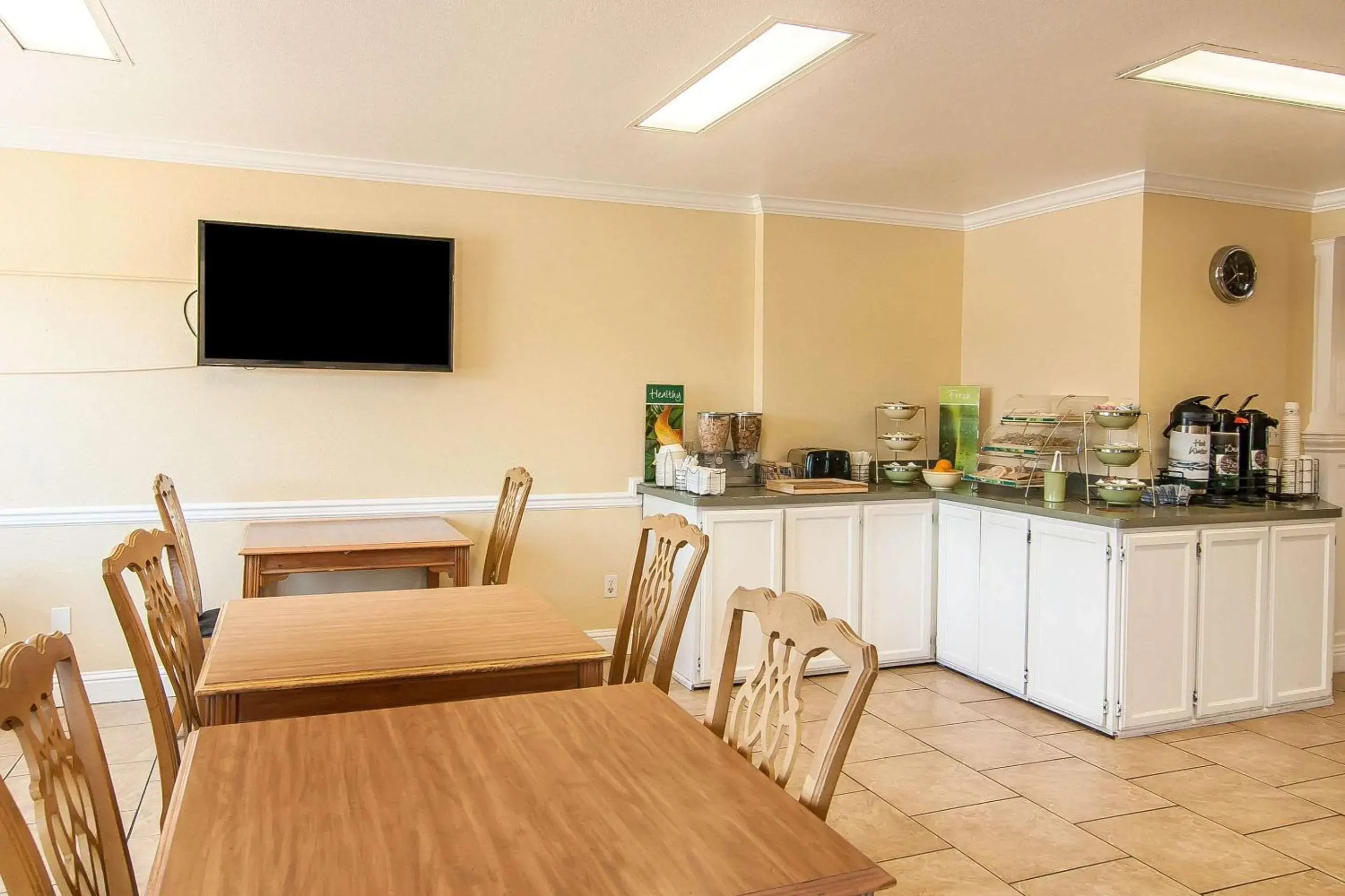 Restaurant/places to eat in Quality Inn Restaurant/places to eat in Quality Inn