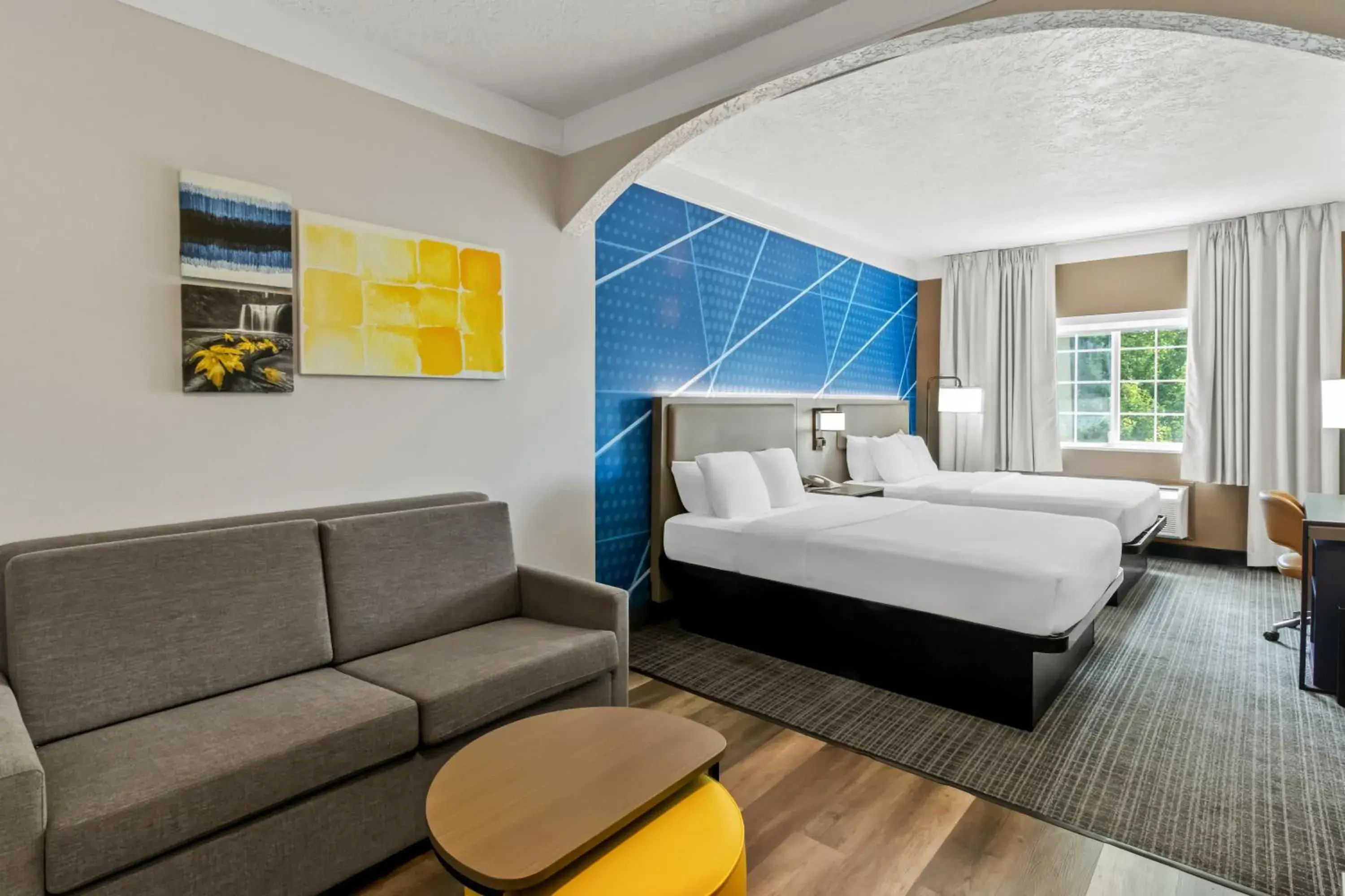 Suite with Two Queen Beds - Accessible/Non-Smoking in Comfort Suites Clackamas Suite with Two Queen Beds - Accessible/Non-Smoking in Comfort Suites Clackamas