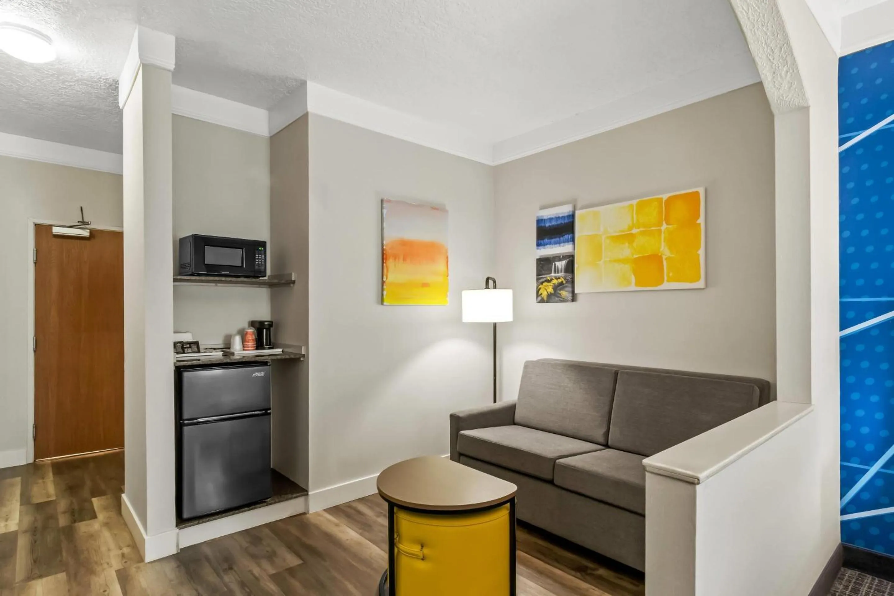 Bedroom in Comfort Suites Clackamas