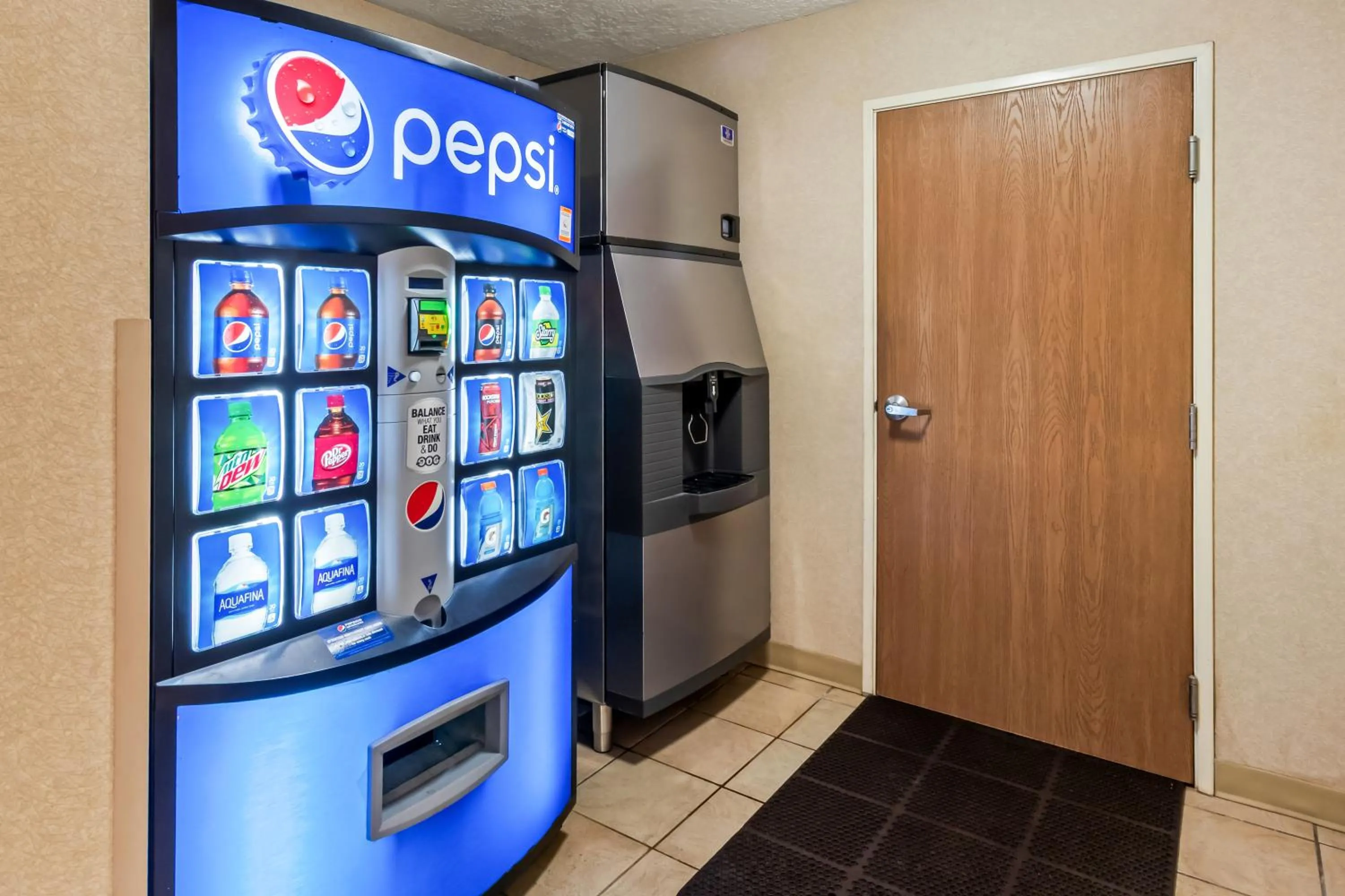 vending machine in Comfort Suites Clackamas