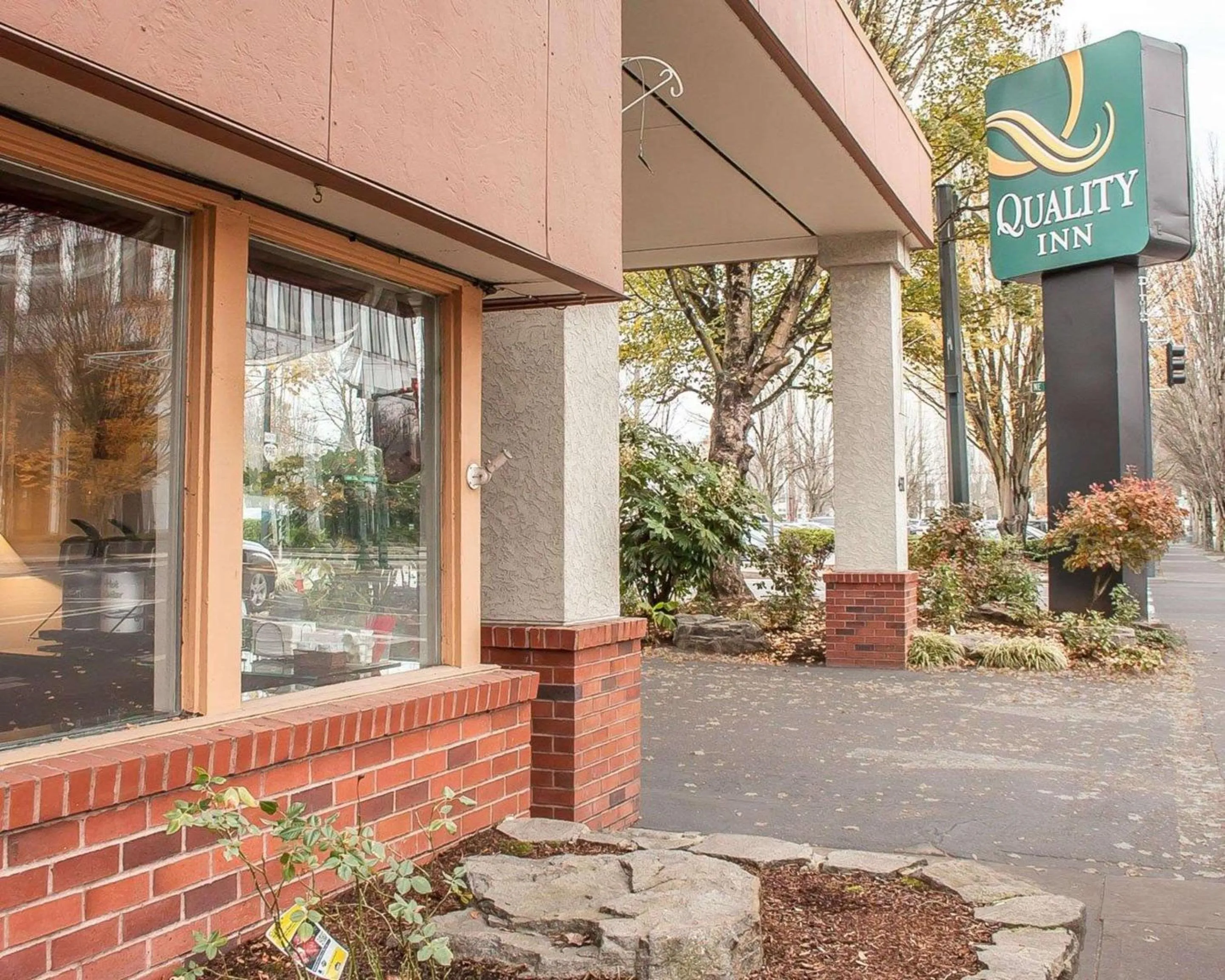 Property building in Quality Inn Downtown Convention Center