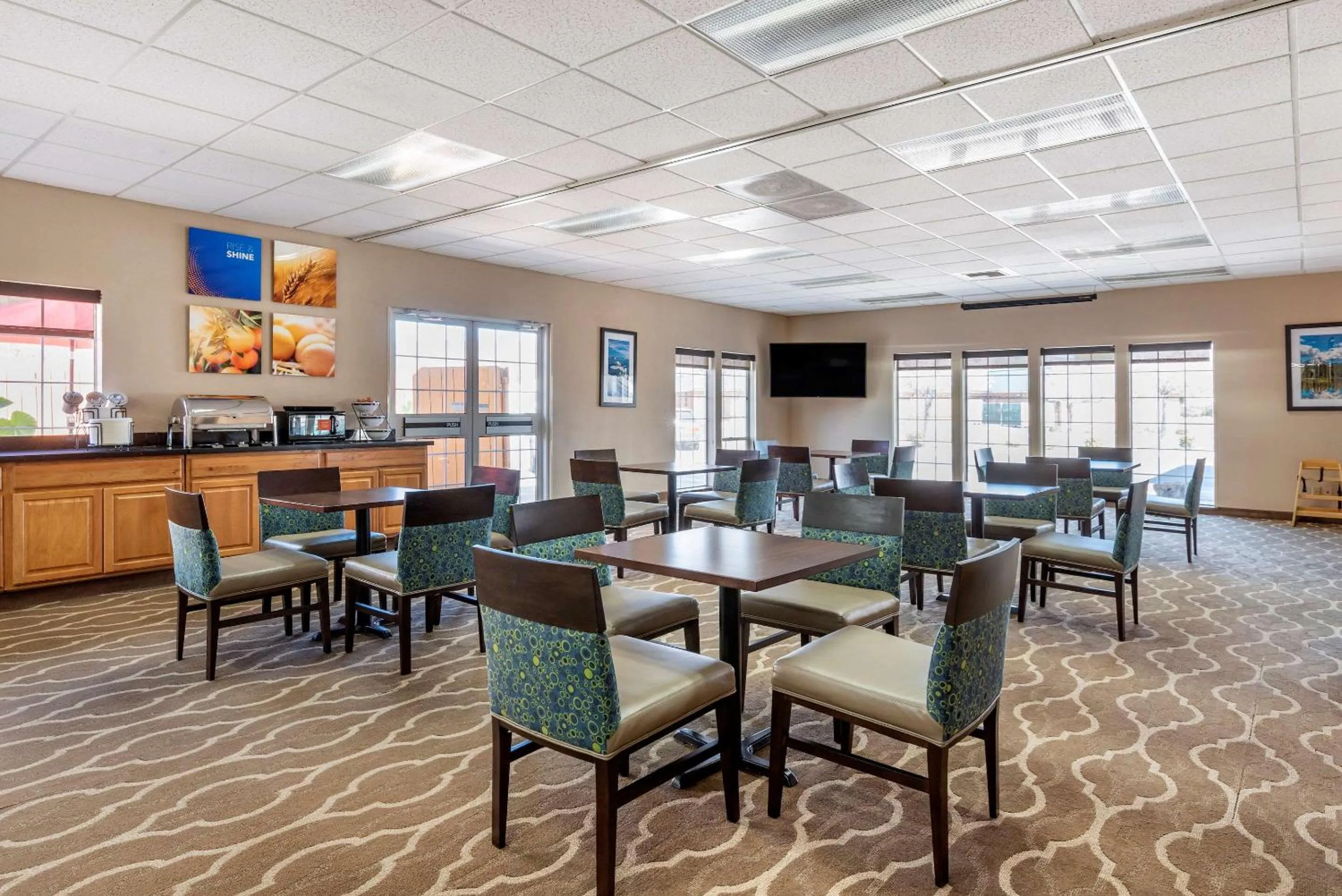 Restaurant/places to eat in Comfort Inn & Suites Klamath Falls