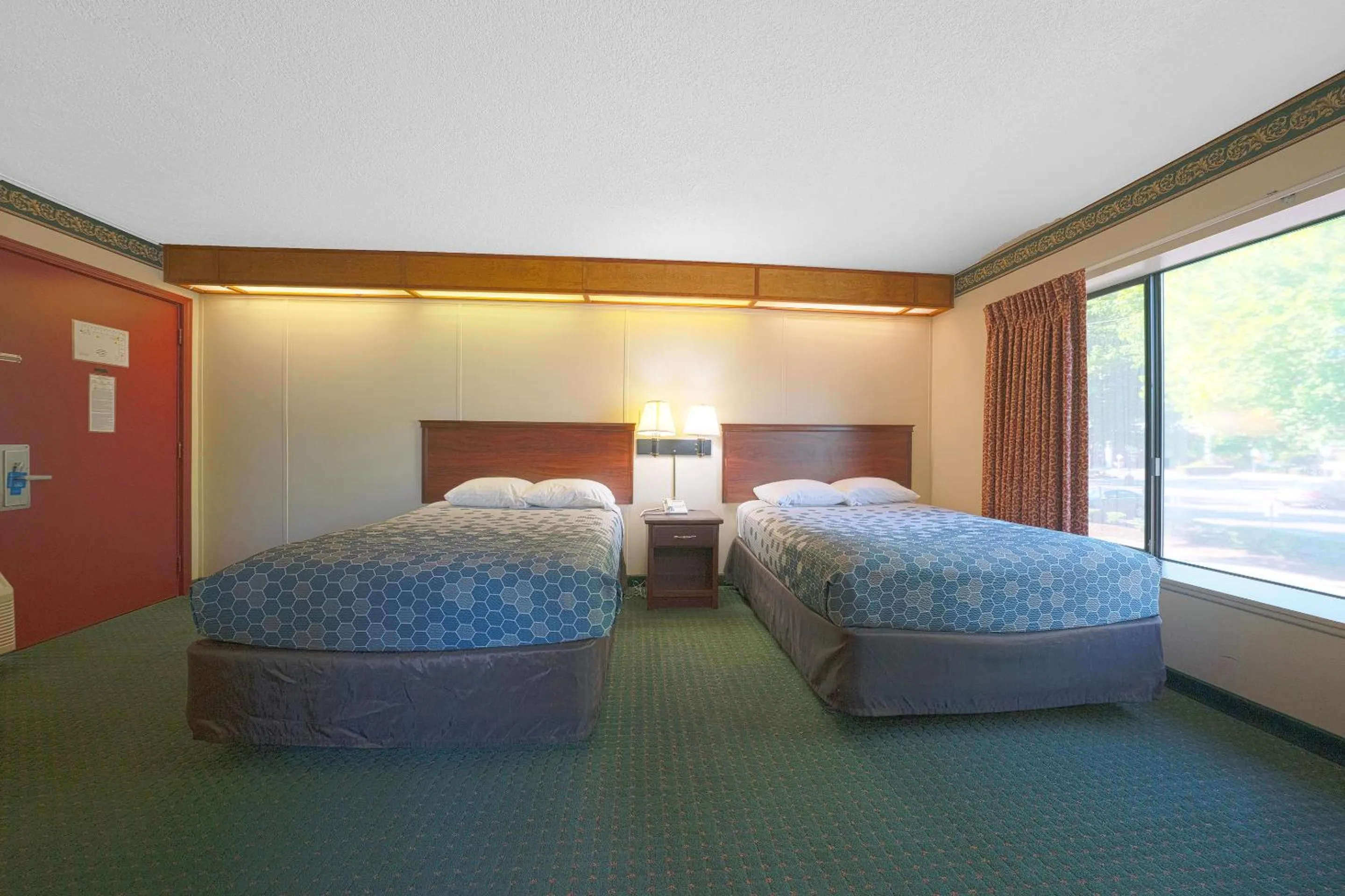 Bedroom, Bed in Broadway Inn Portland Downtown