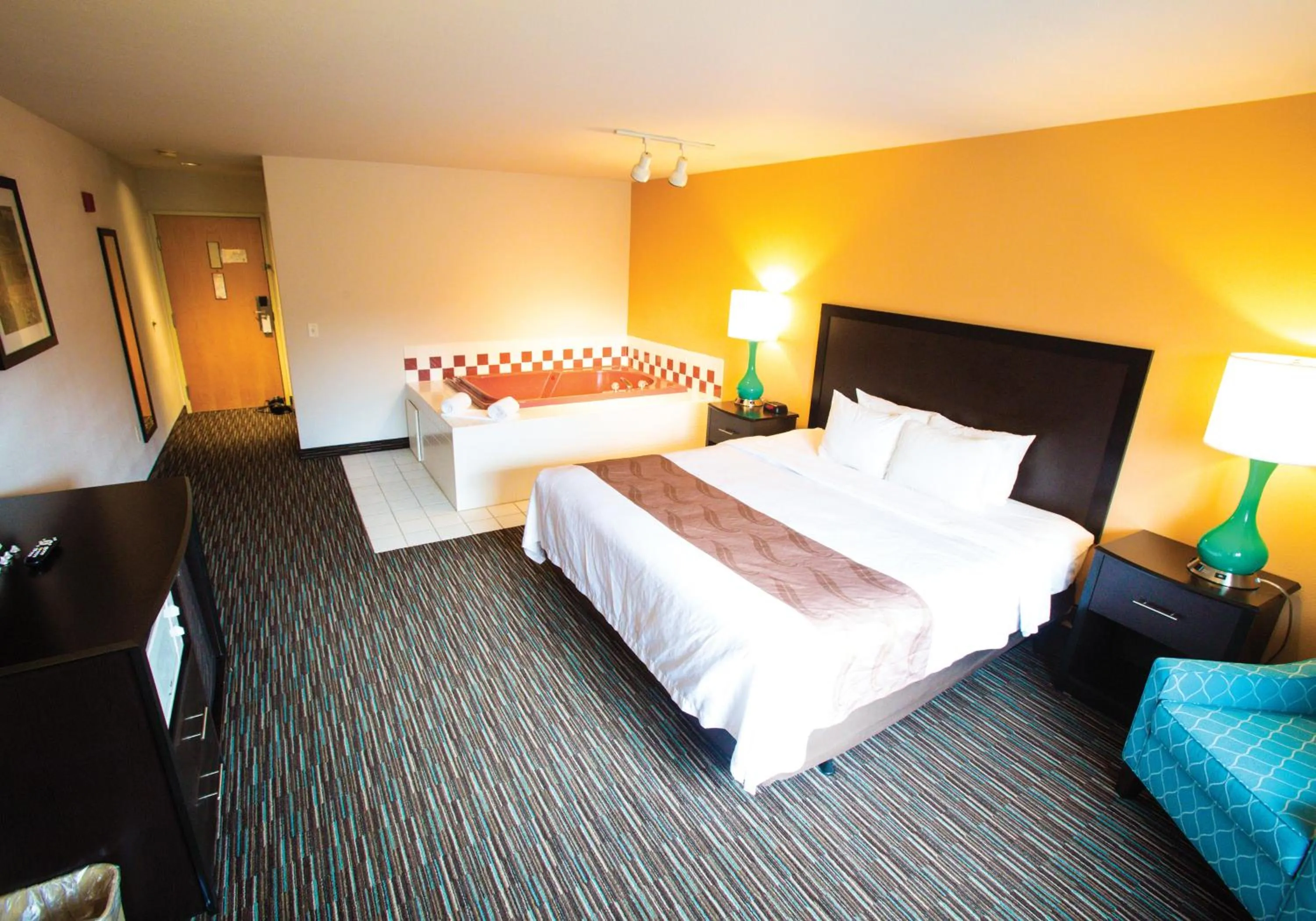 Bed in Cottage Grove Inn