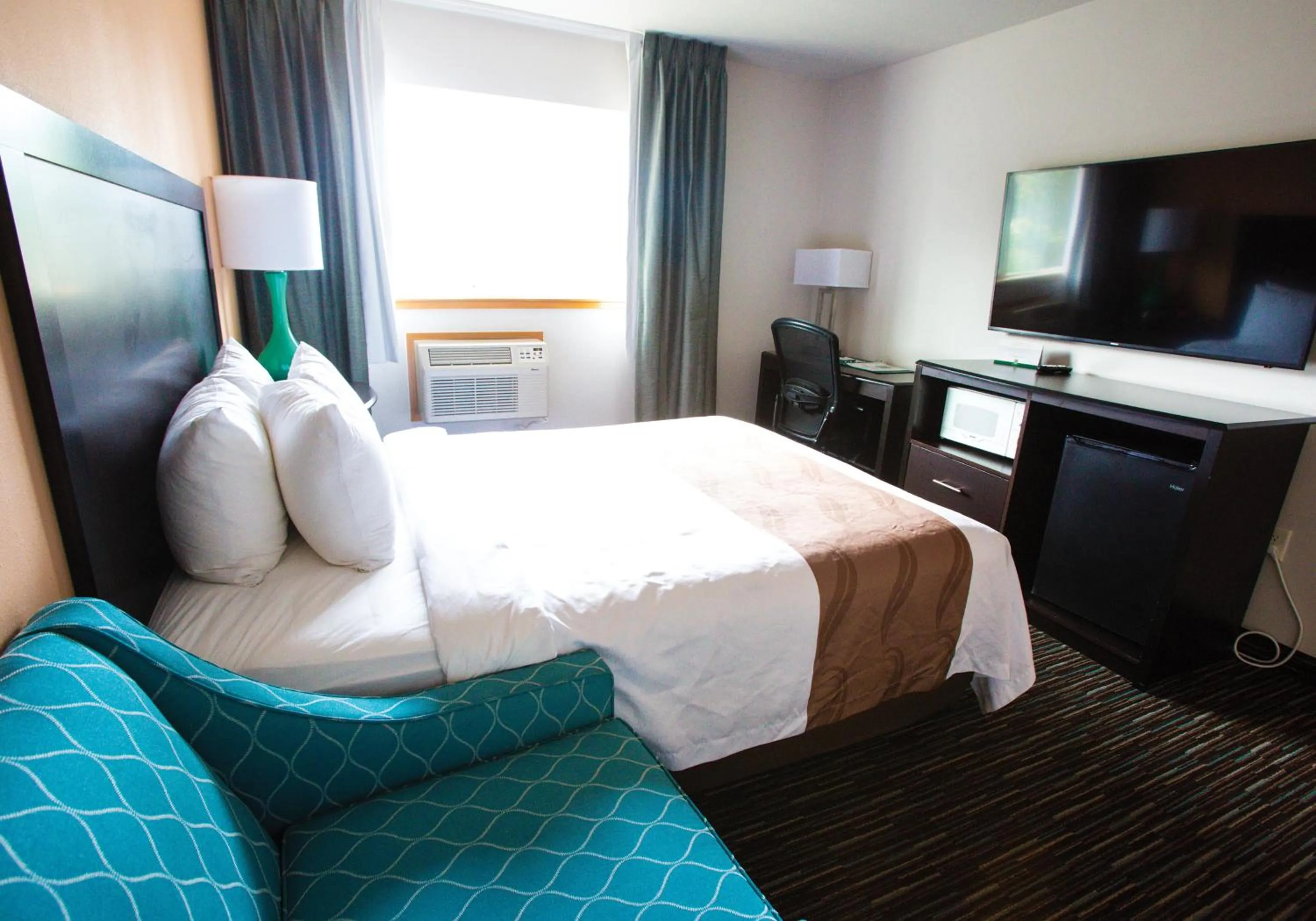 Bed in Cottage Grove Inn