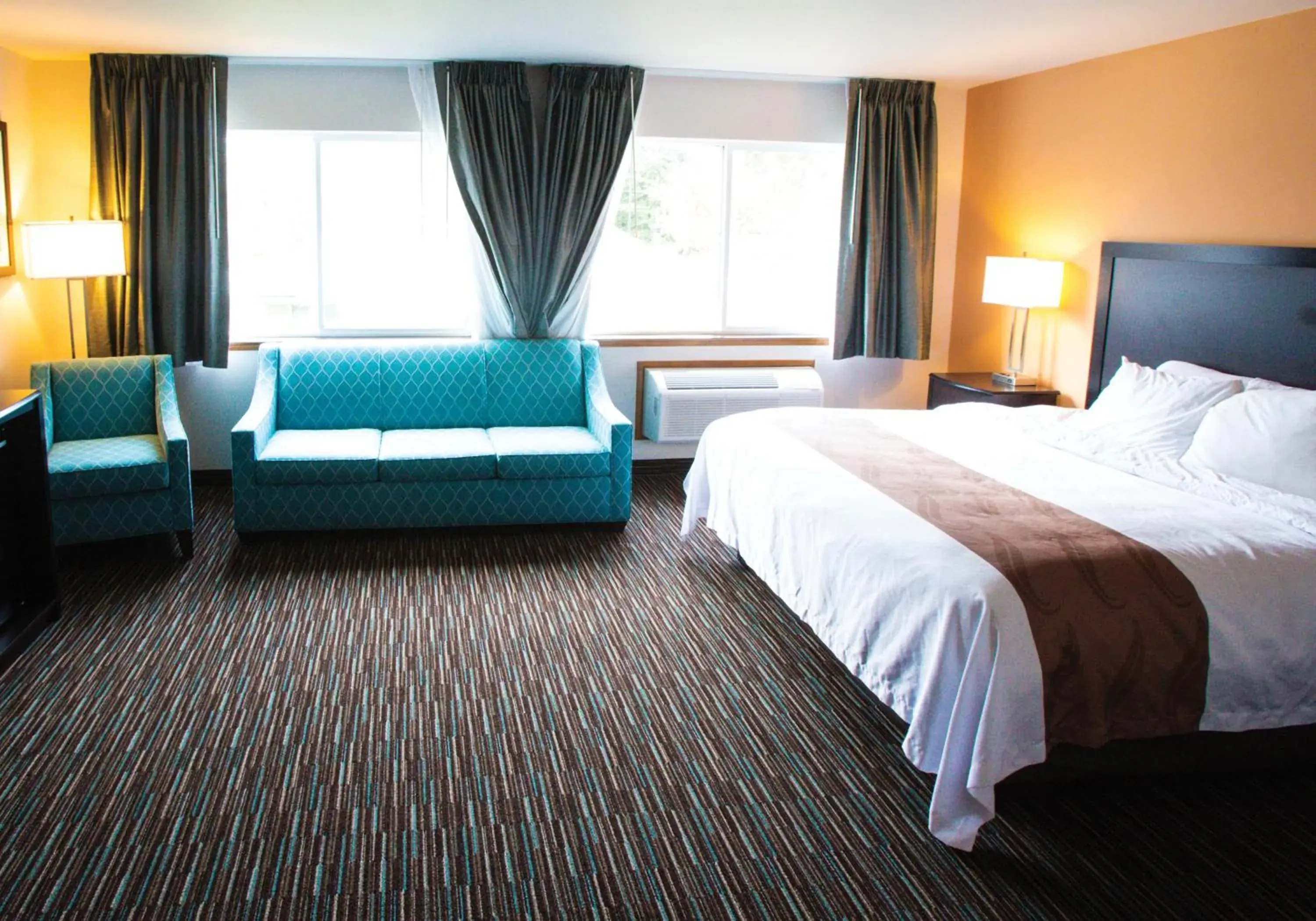 Bed in Cottage Grove Inn Bed in Cottage Grove Inn