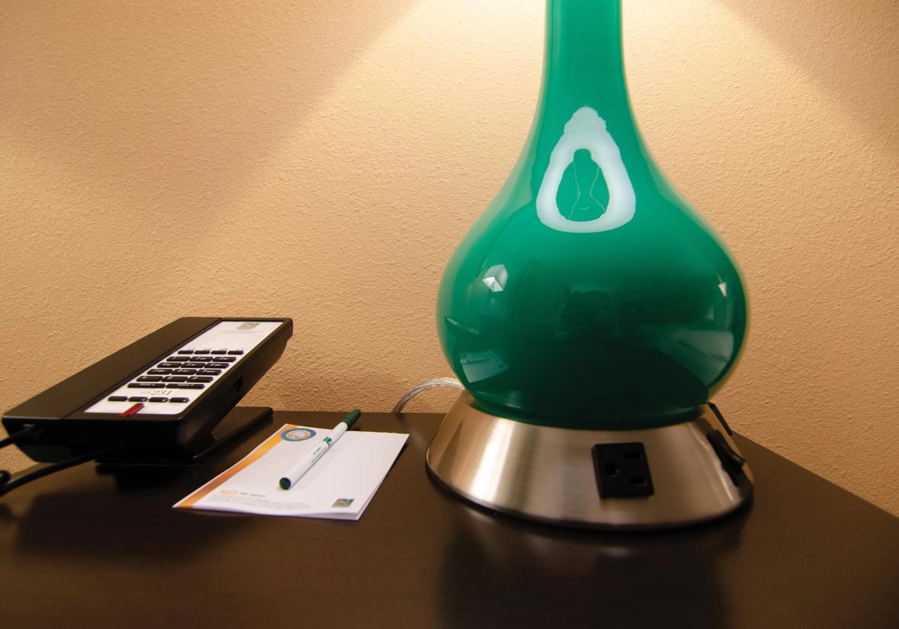 Decorative detail in Cottage Grove Inn