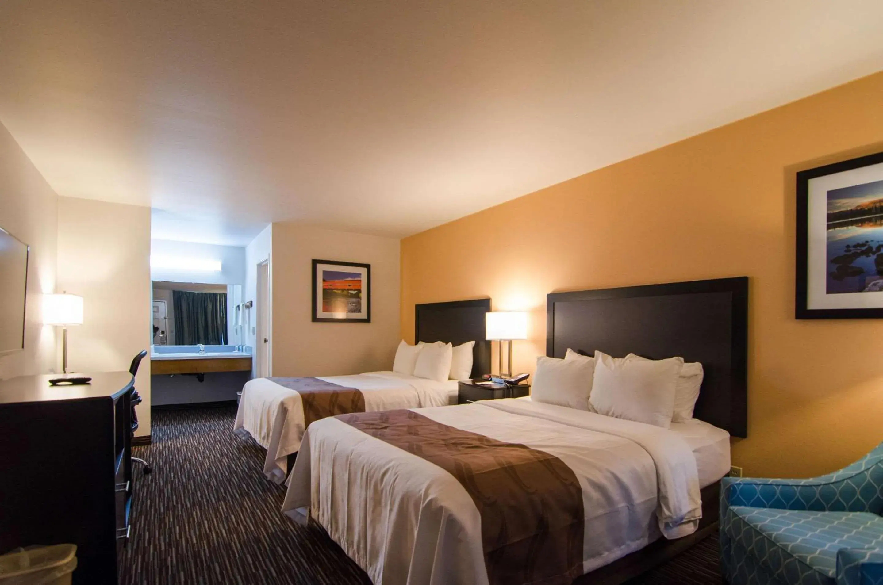 Double Queen Room (Cottage) in Cottage Grove Inn Double Queen Room (Cottage) in Cottage Grove Inn