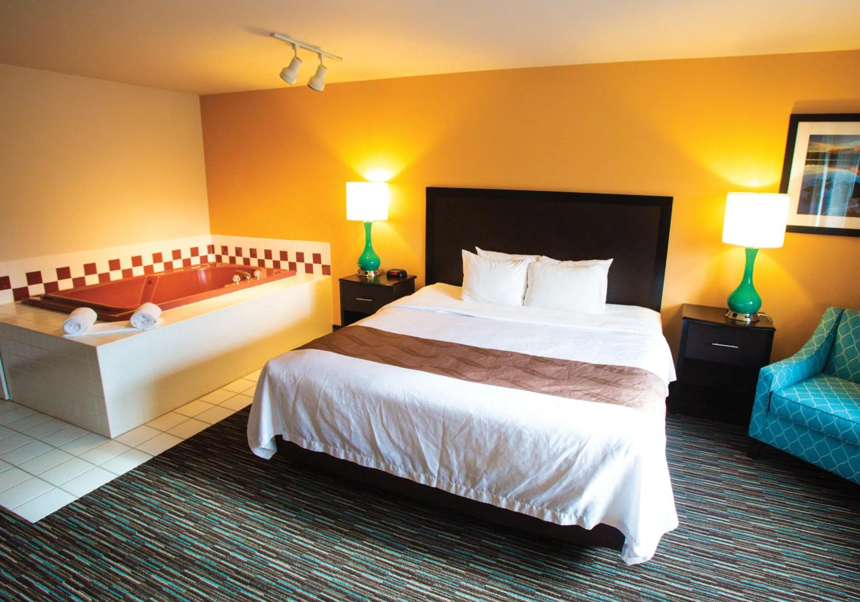 Bed in Cottage Grove Inn