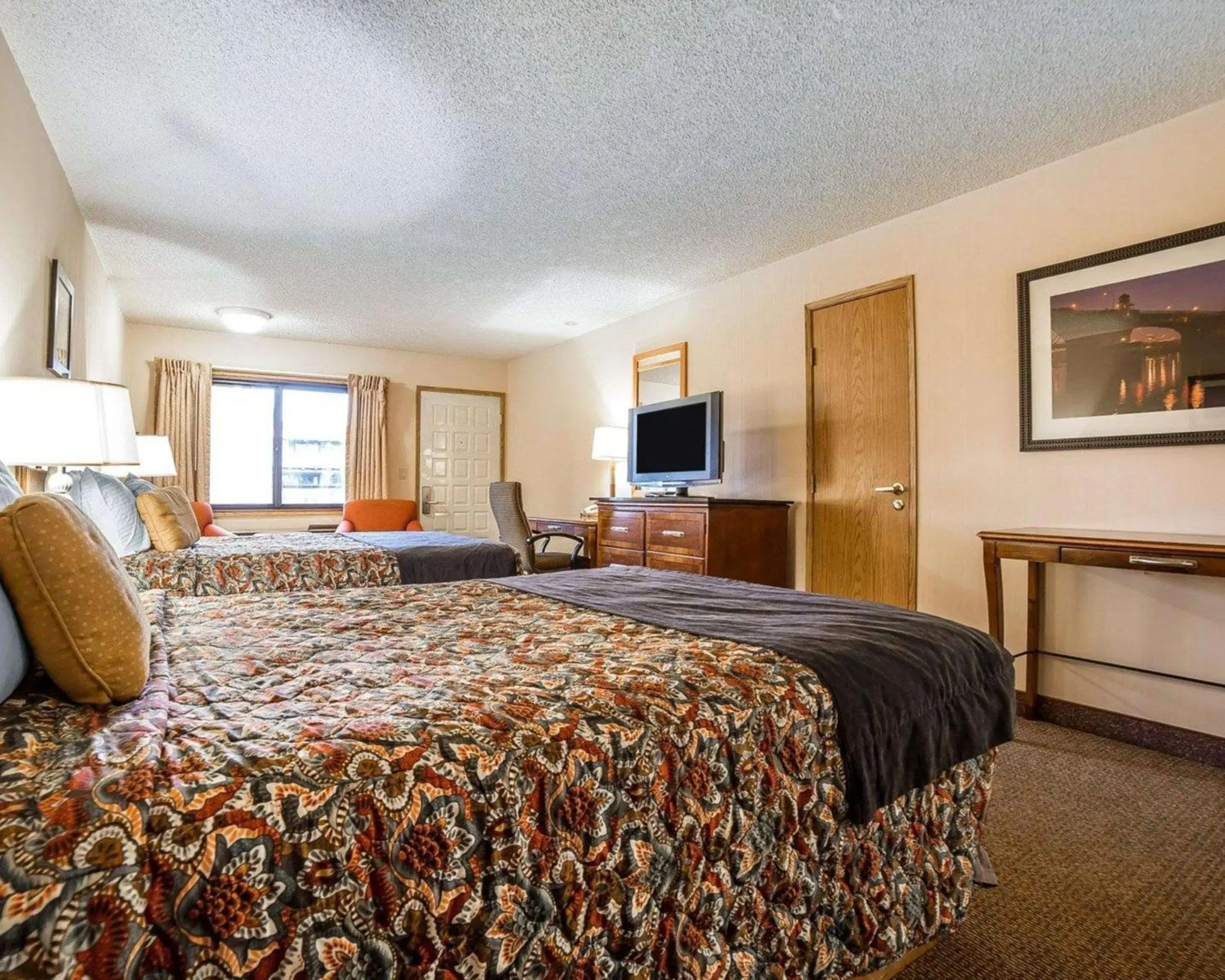Photo of the whole room, Bed in Rodeway Inn Photo of the whole room, Bed in Rodeway Inn