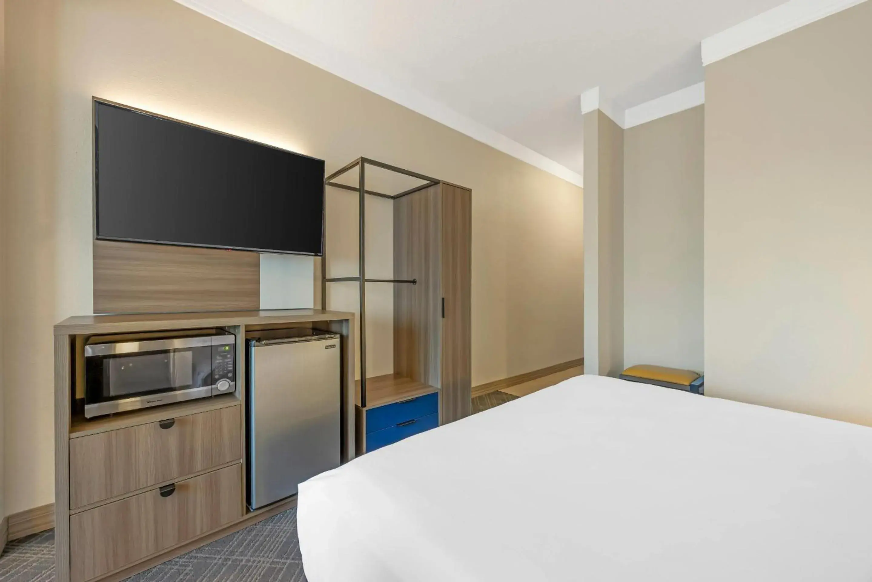 Bedroom, Bed in Comfort Suites Salem Bedroom, Bed in Comfort Suites Salem