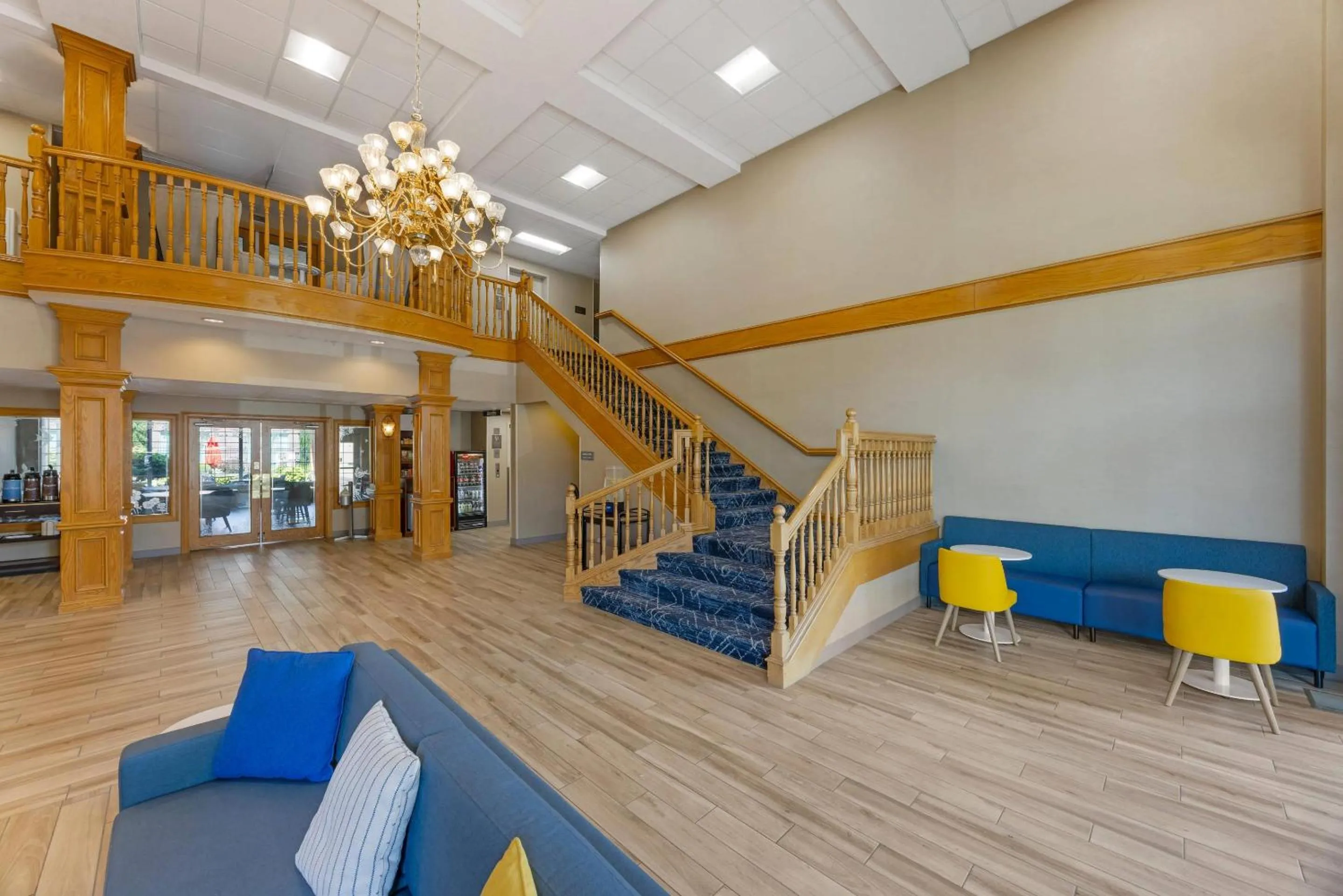 Lobby or reception in Comfort Suites Salem