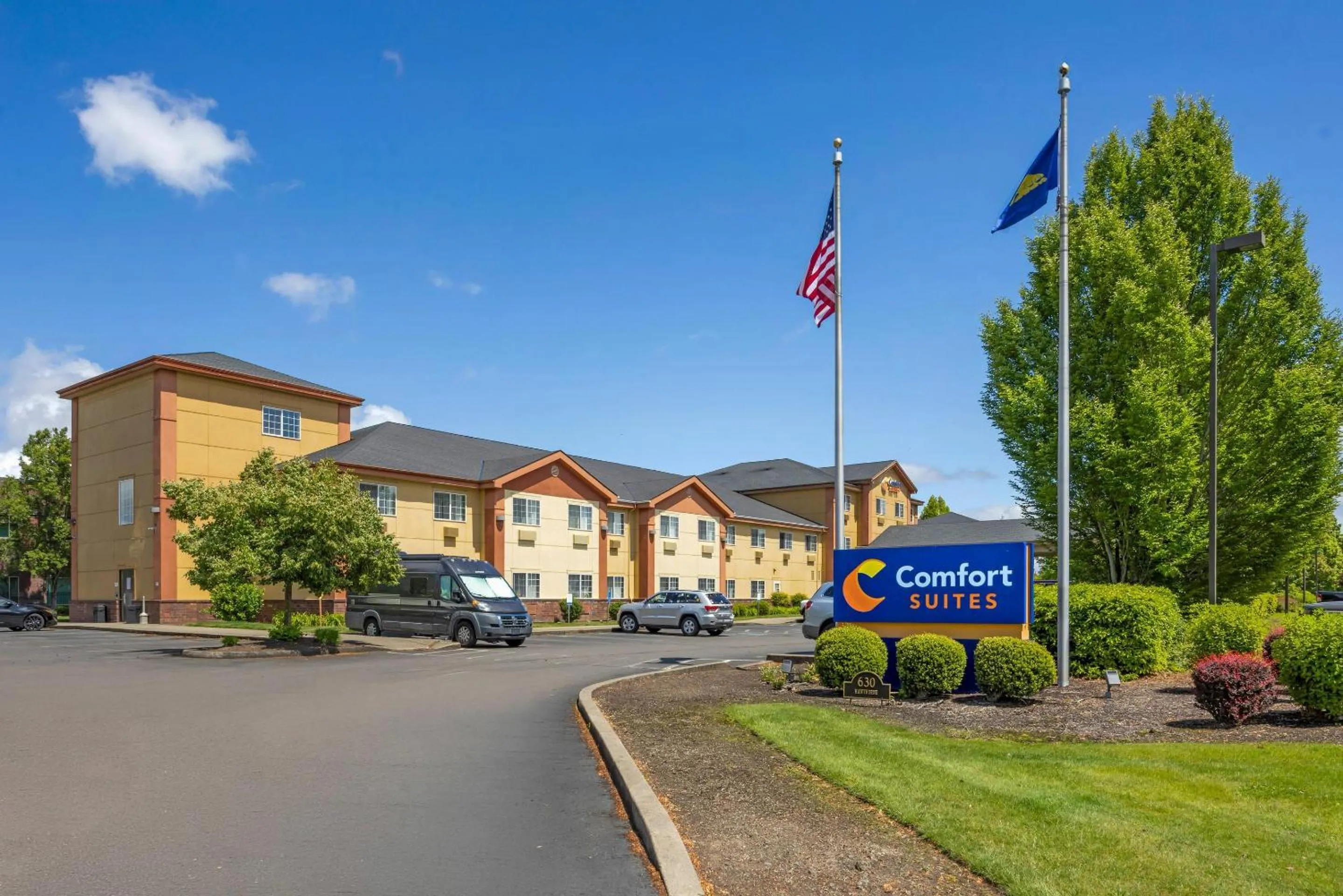 Property building in Comfort Suites Salem