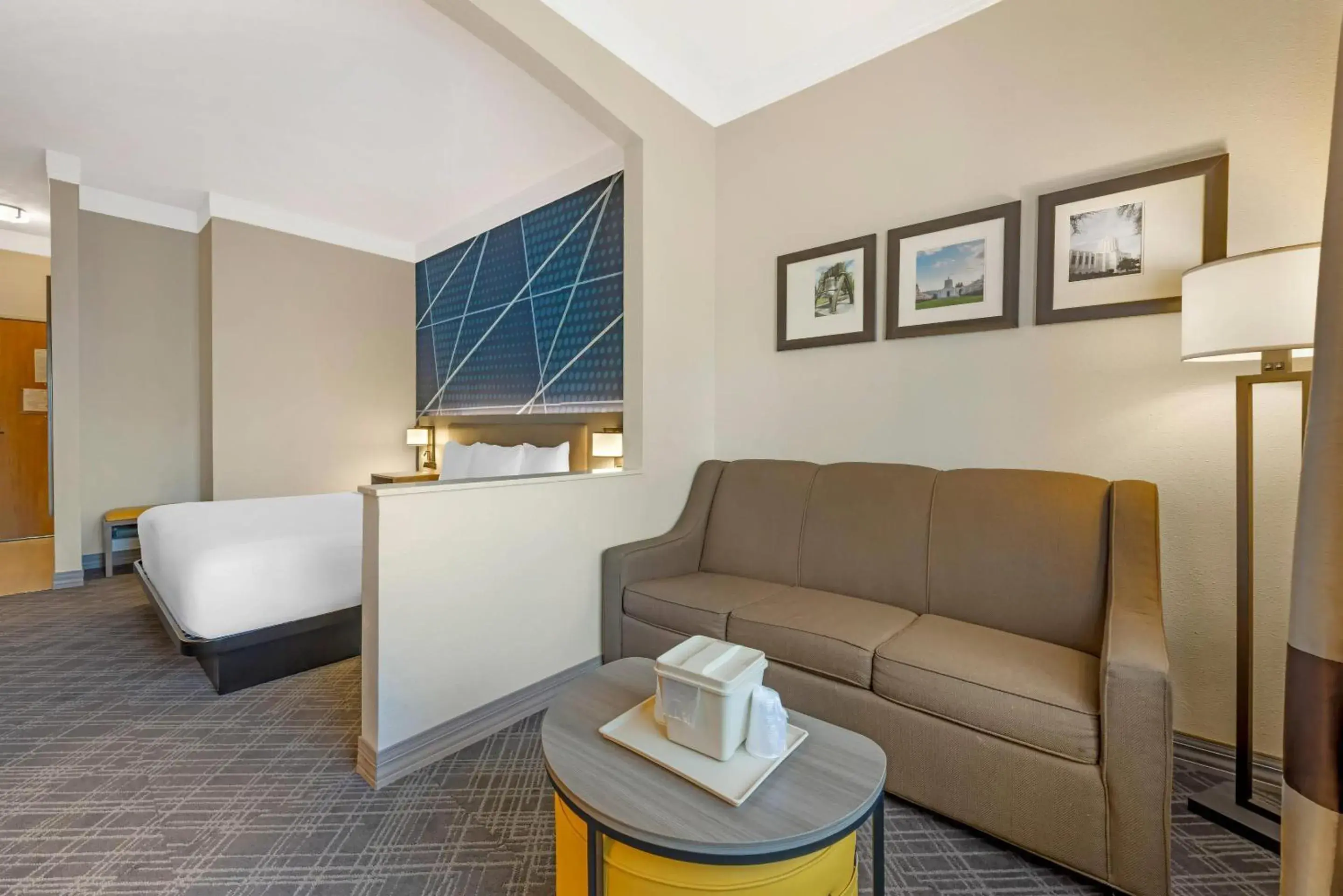 Bedroom in Comfort Suites Salem Bedroom in Comfort Suites Salem