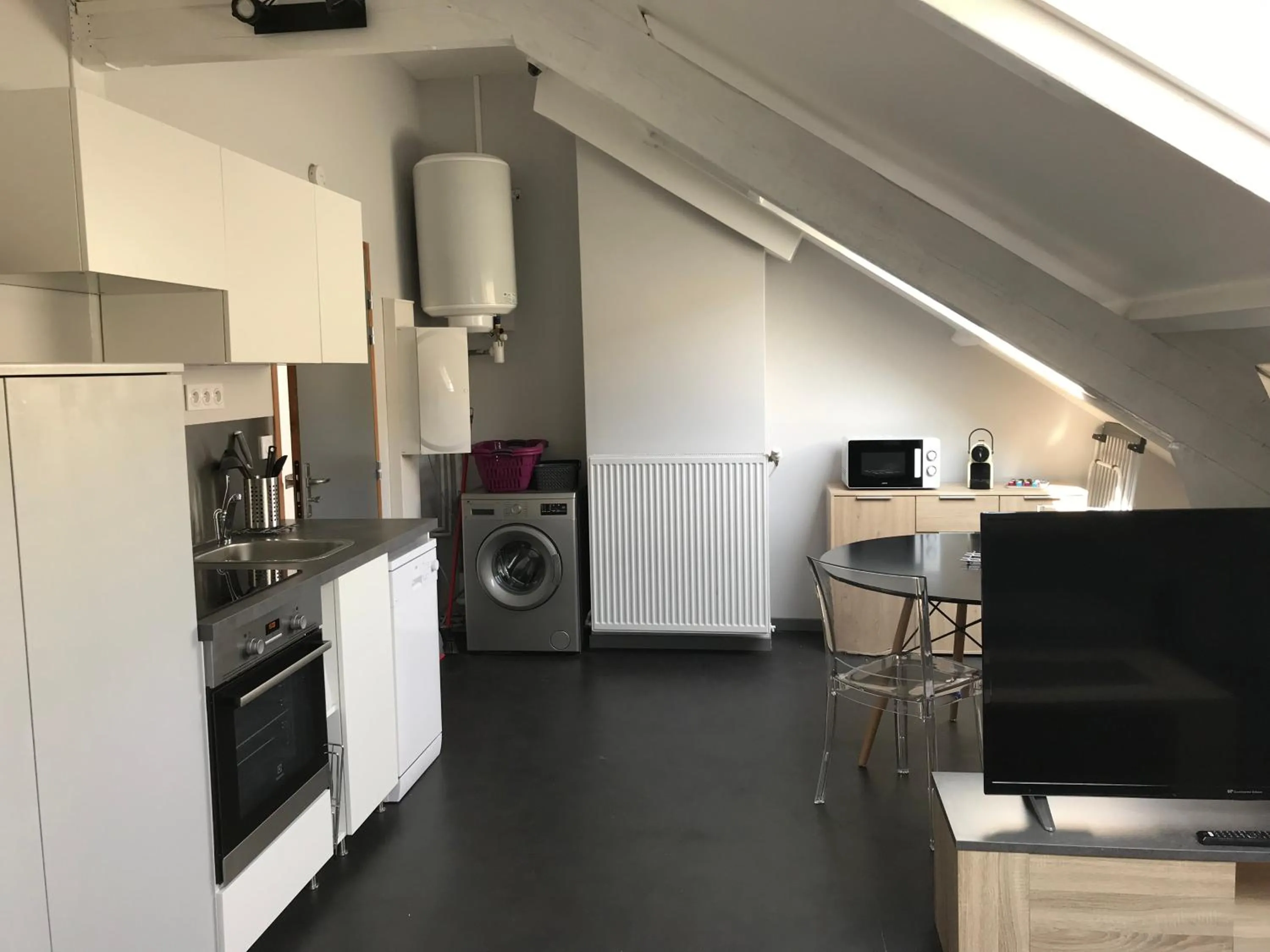 Photo of the whole room in Smart Living