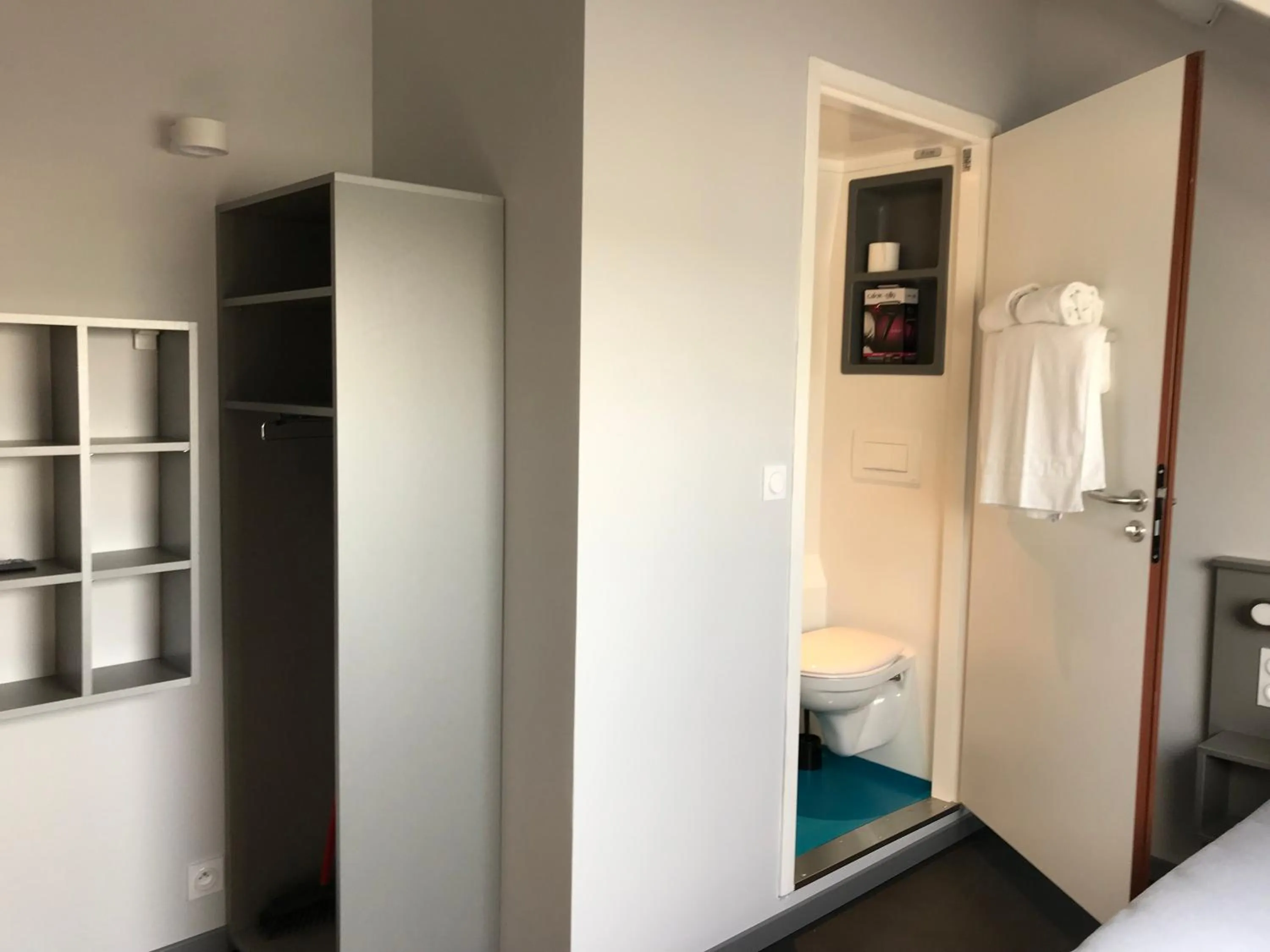 Bathroom, Bed in Smart Living