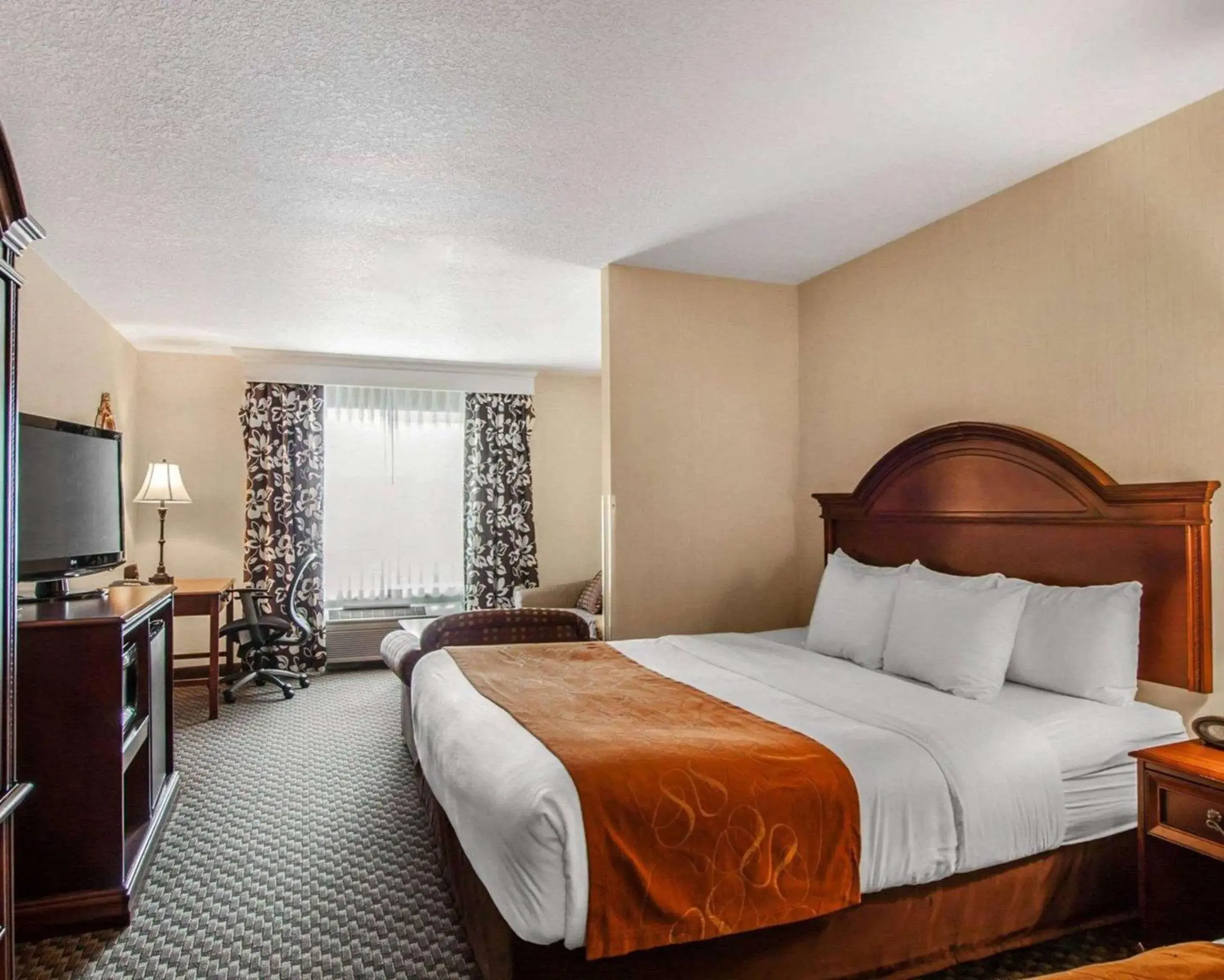 Photo of the whole room, Bed in Comfort Suites Corvallis Photo of the whole room, Bed in Comfort Suites Corvallis