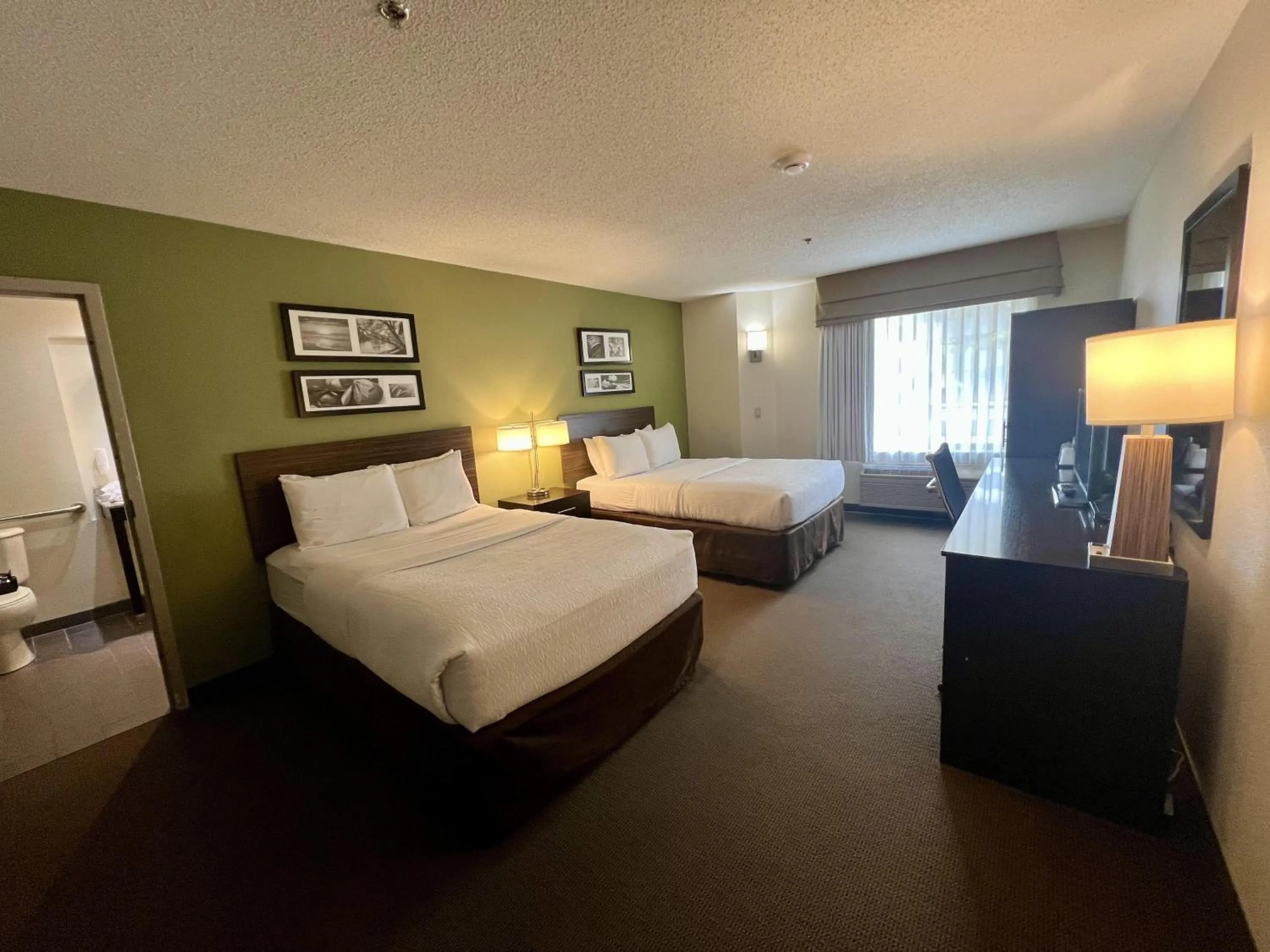 Bedroom, Bed in SureStay by Best Western Roseburg