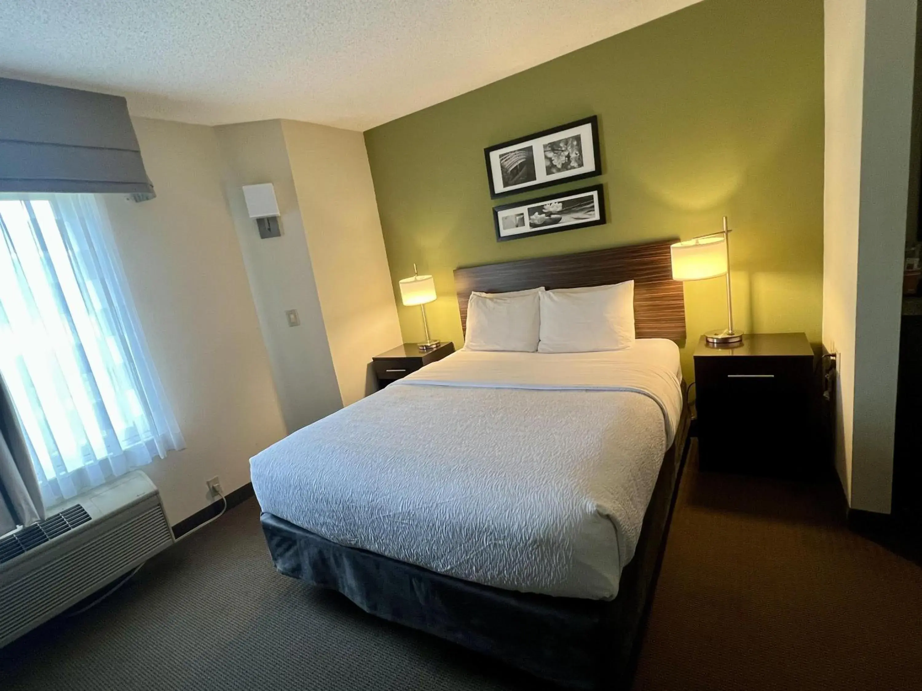 Bedroom, Bed in SureStay by Best Western Roseburg Bedroom, Bed in SureStay by Best Western Roseburg