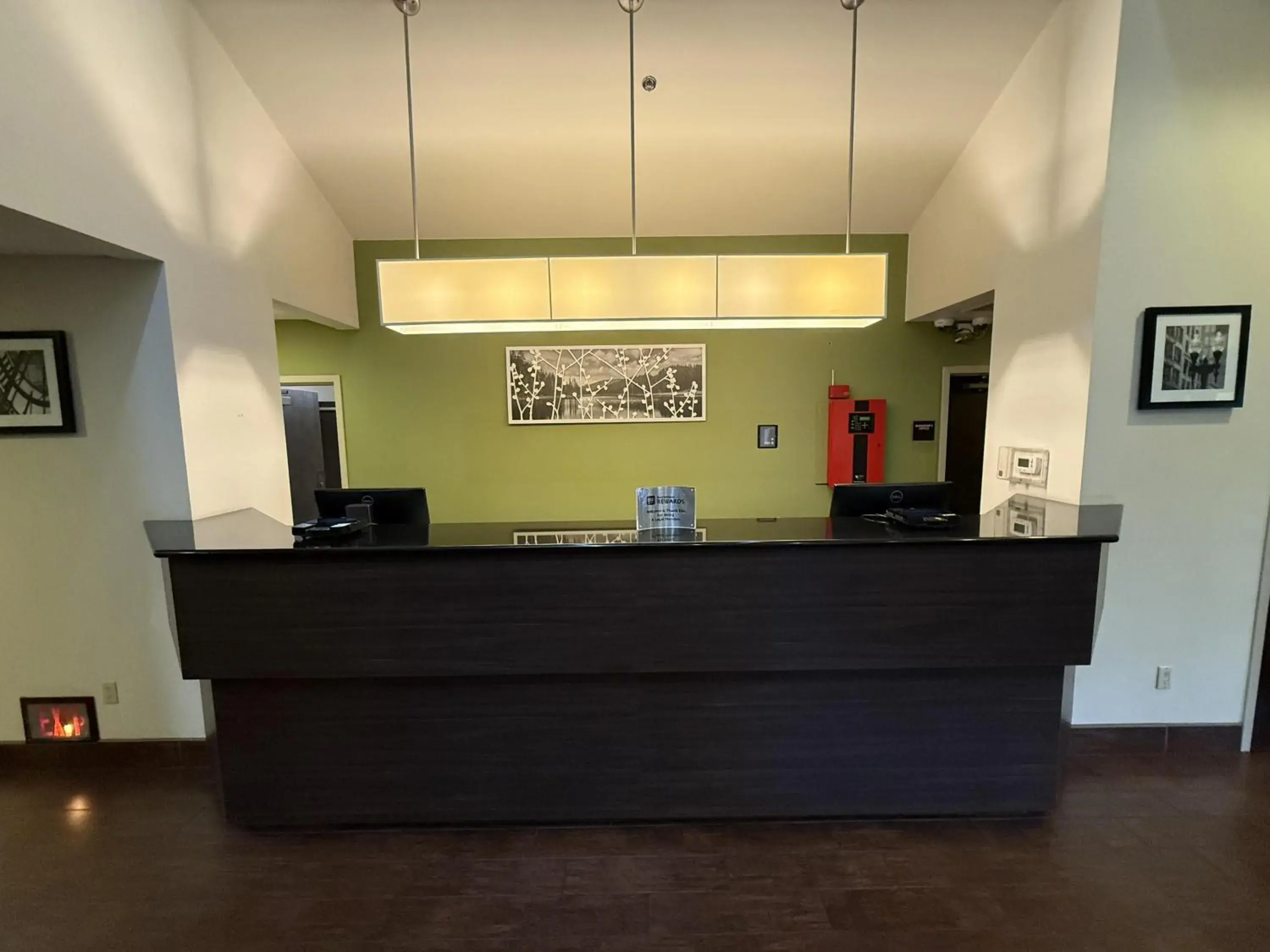 Lobby or reception in SureStay by Best Western Roseburg Lobby or reception in SureStay by Best Western Roseburg