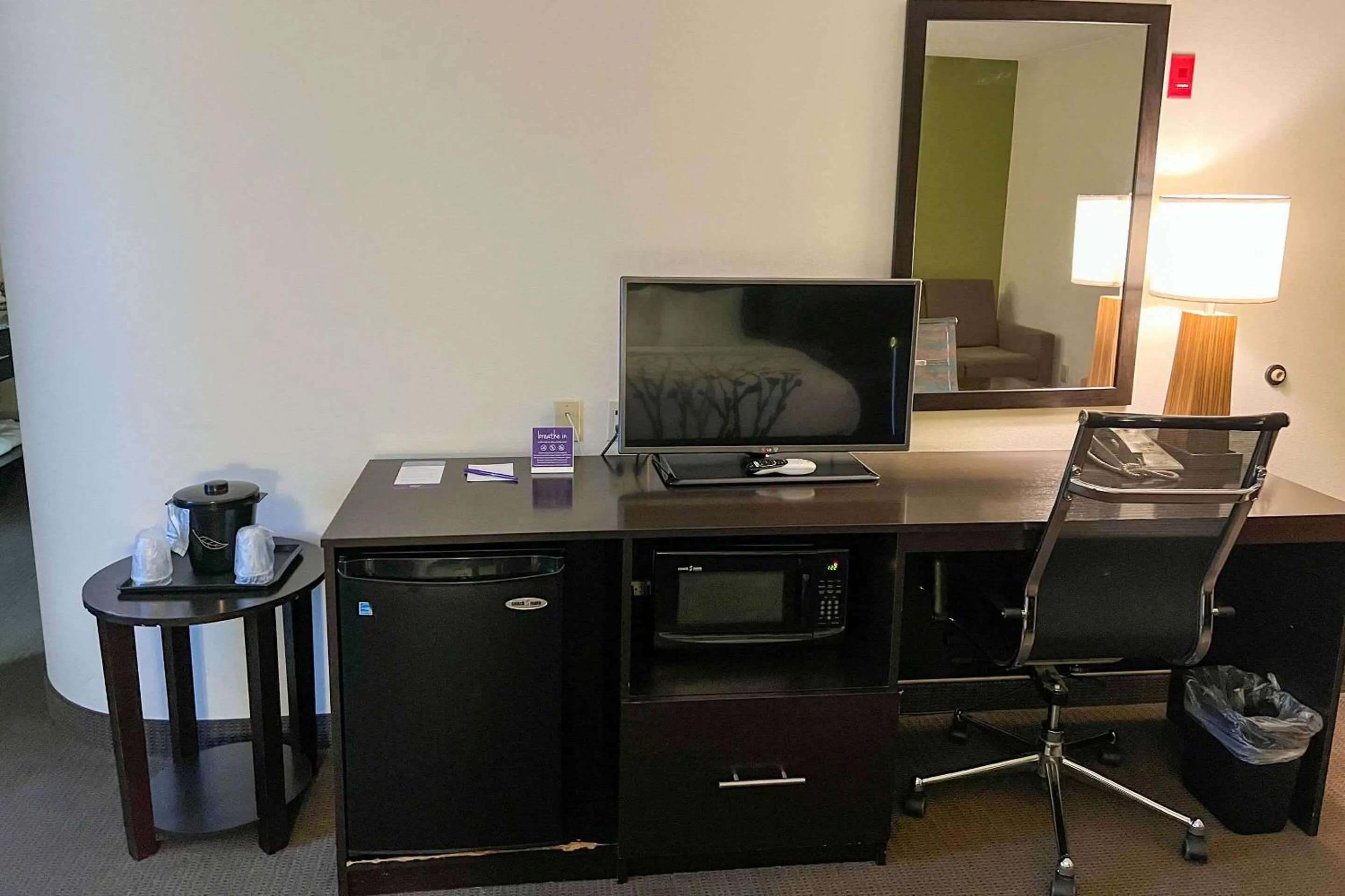 King Suite - Non-Smoking in Sleep Inn & Suites Roseburg North Near Medical Center