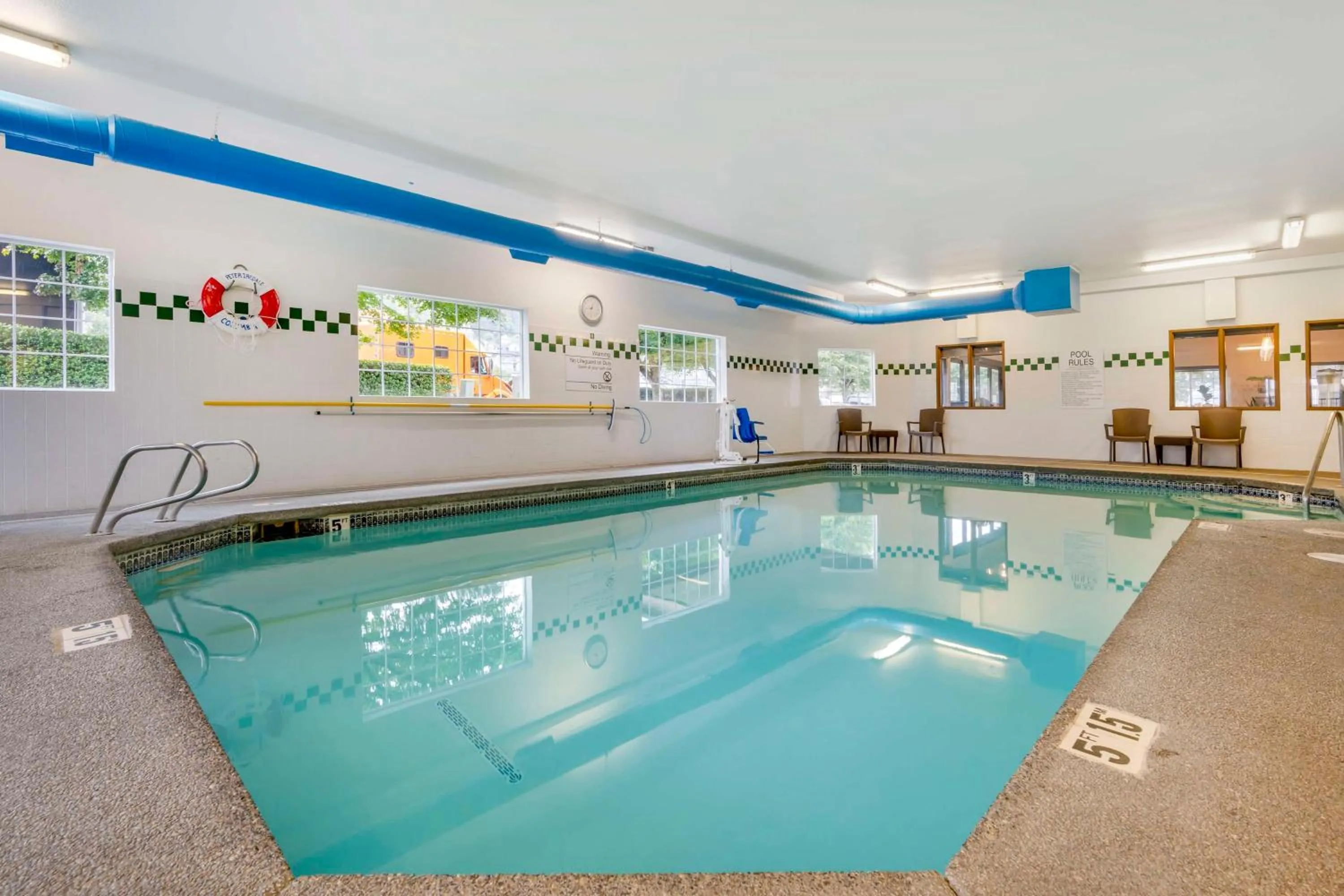 Pool view in Best Western Columbia River Waterfront Hotel Astoria