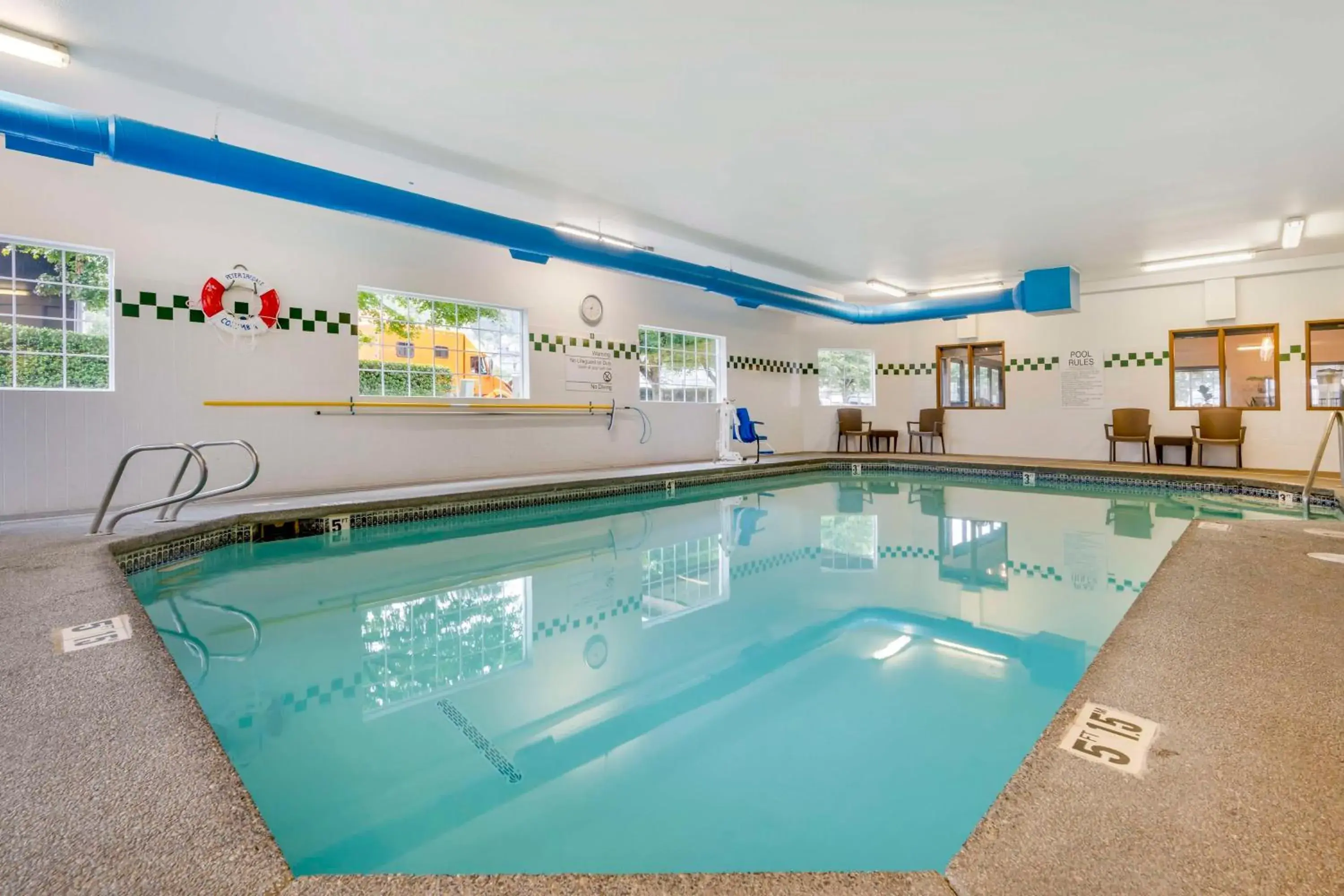 Pool view in Best Western Columbia River Waterfront Hotel Astoria Pool view in Best Western Columbia River Waterfront Hotel Astoria