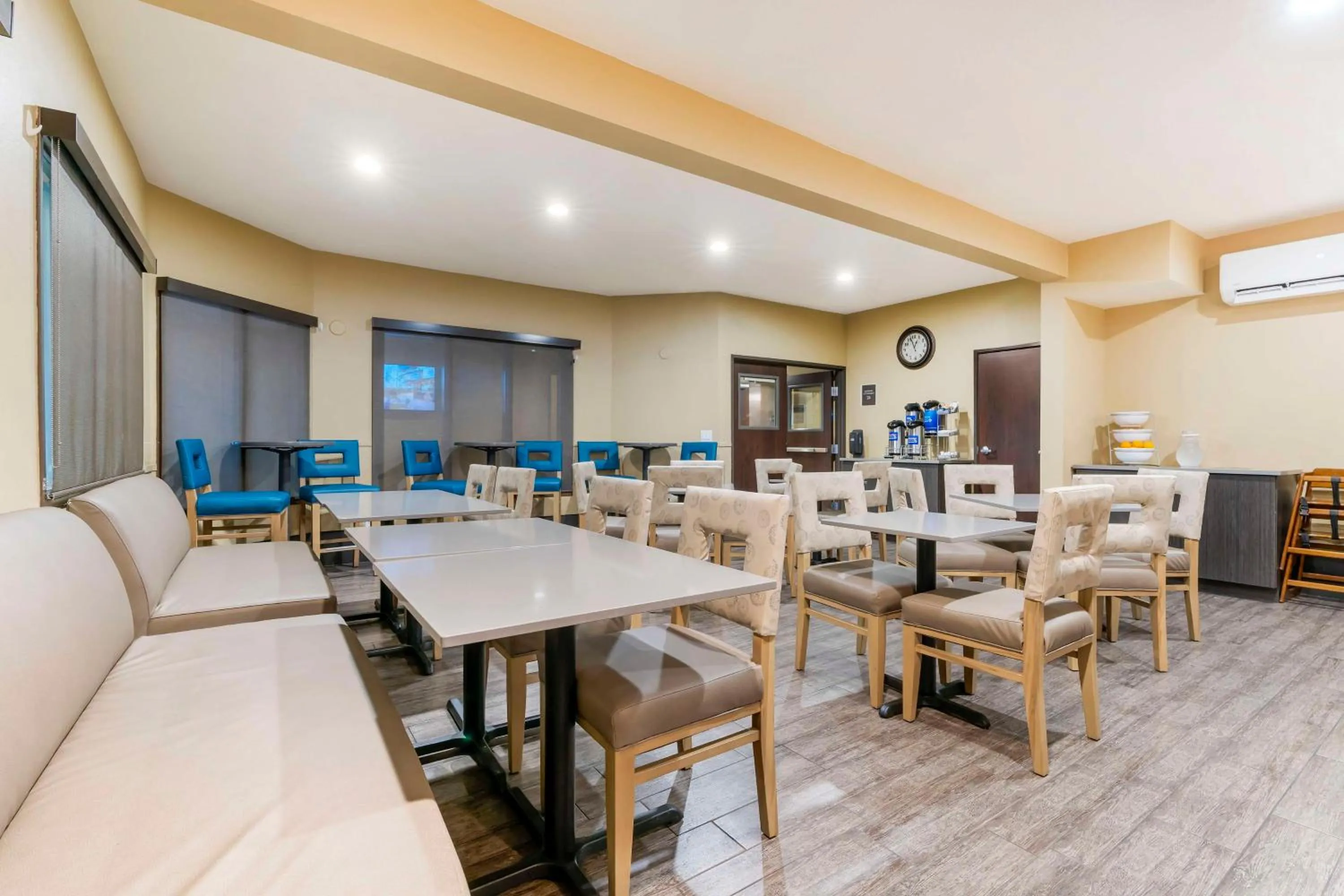 Breakfast in Best Western Columbia River Waterfront Hotel Astoria