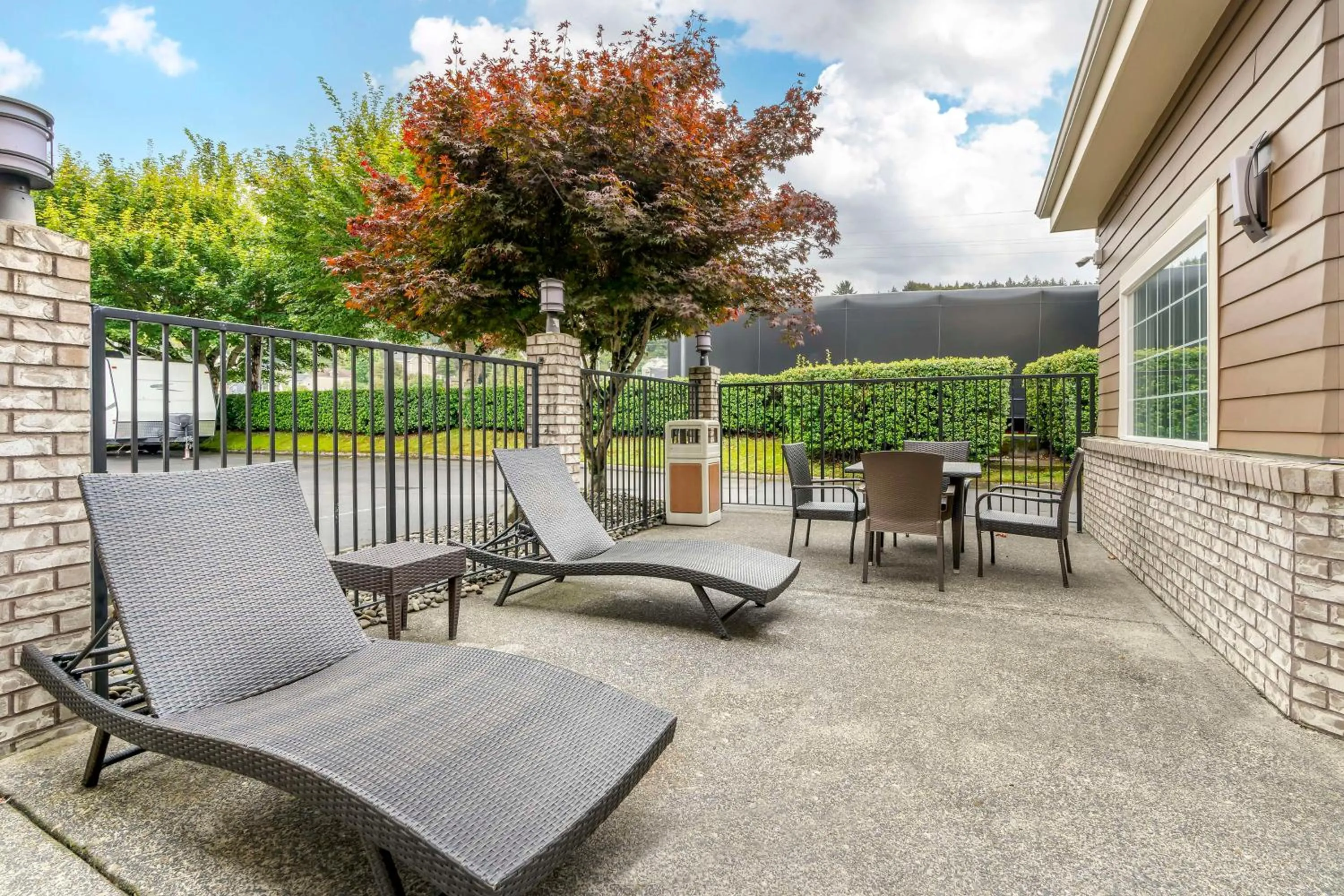 Patio in Best Western Columbia River Waterfront Hotel Astoria