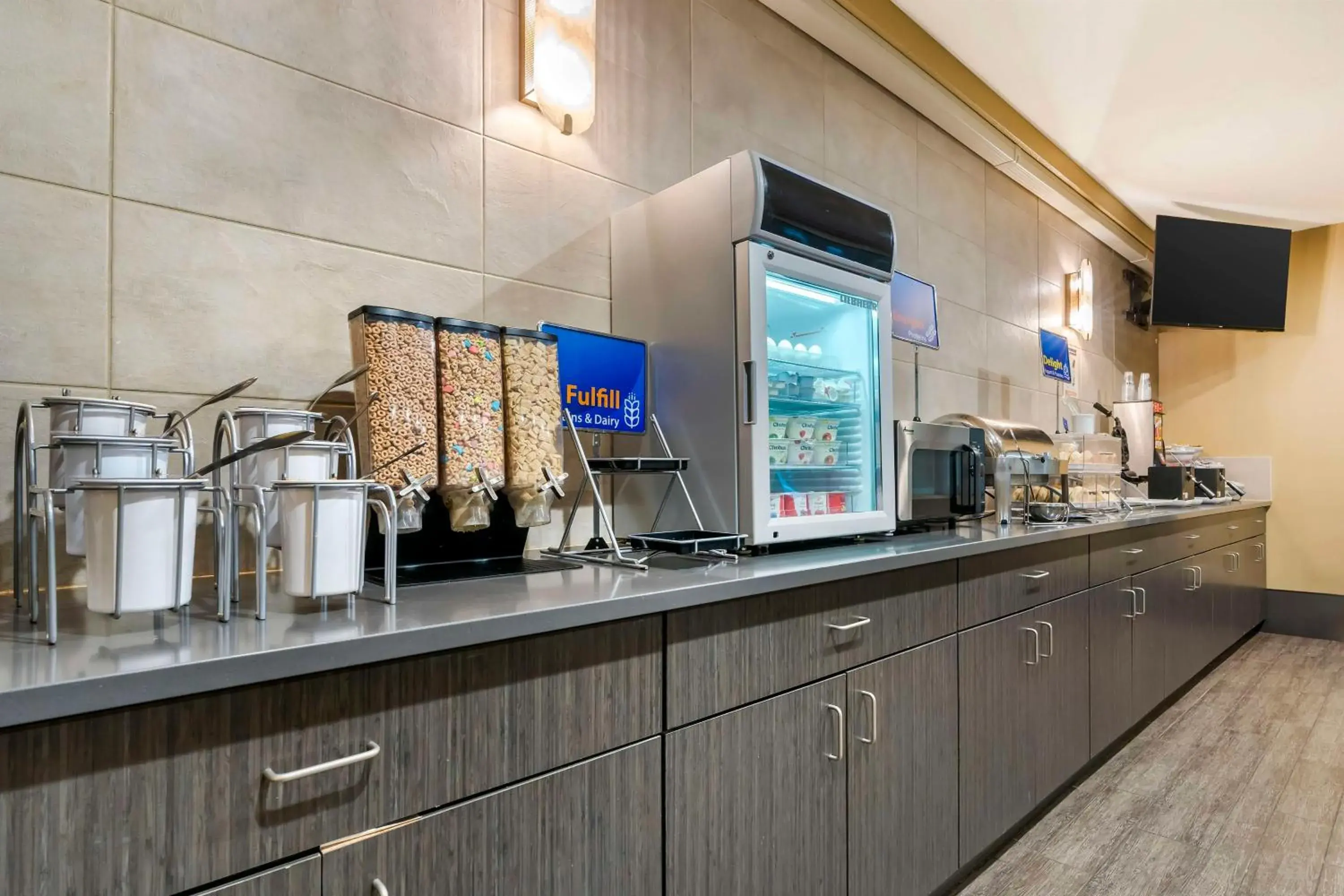 Buffet breakfast in Best Western Columbia River Waterfront Hotel Astoria Buffet breakfast in Best Western Columbia River Waterfront Hotel Astoria