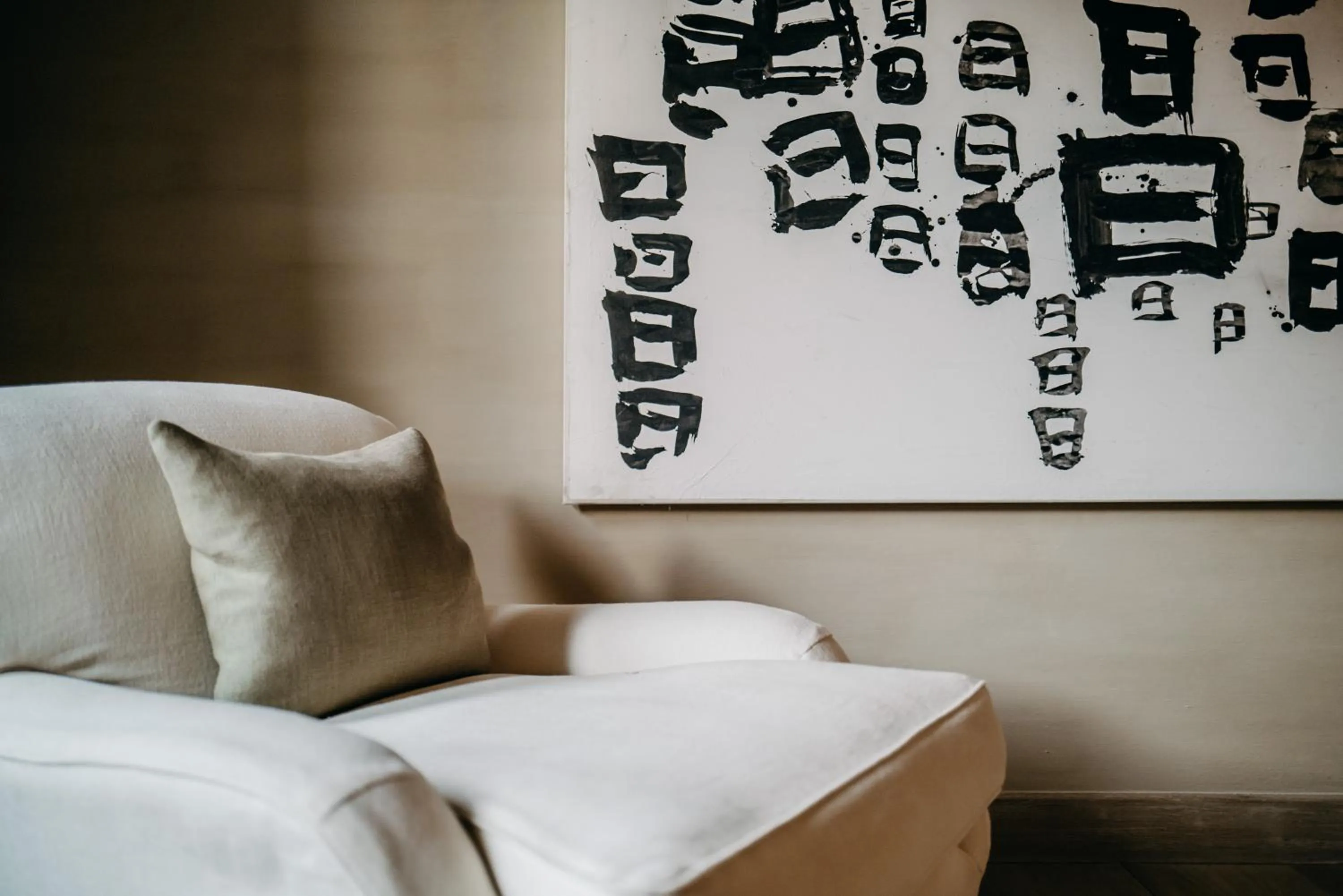 Seating area, Bed in Hotel PURS
