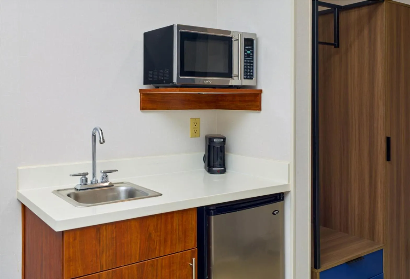 Coffee/tea facilities in Comfort Suites Springfield-Eugene