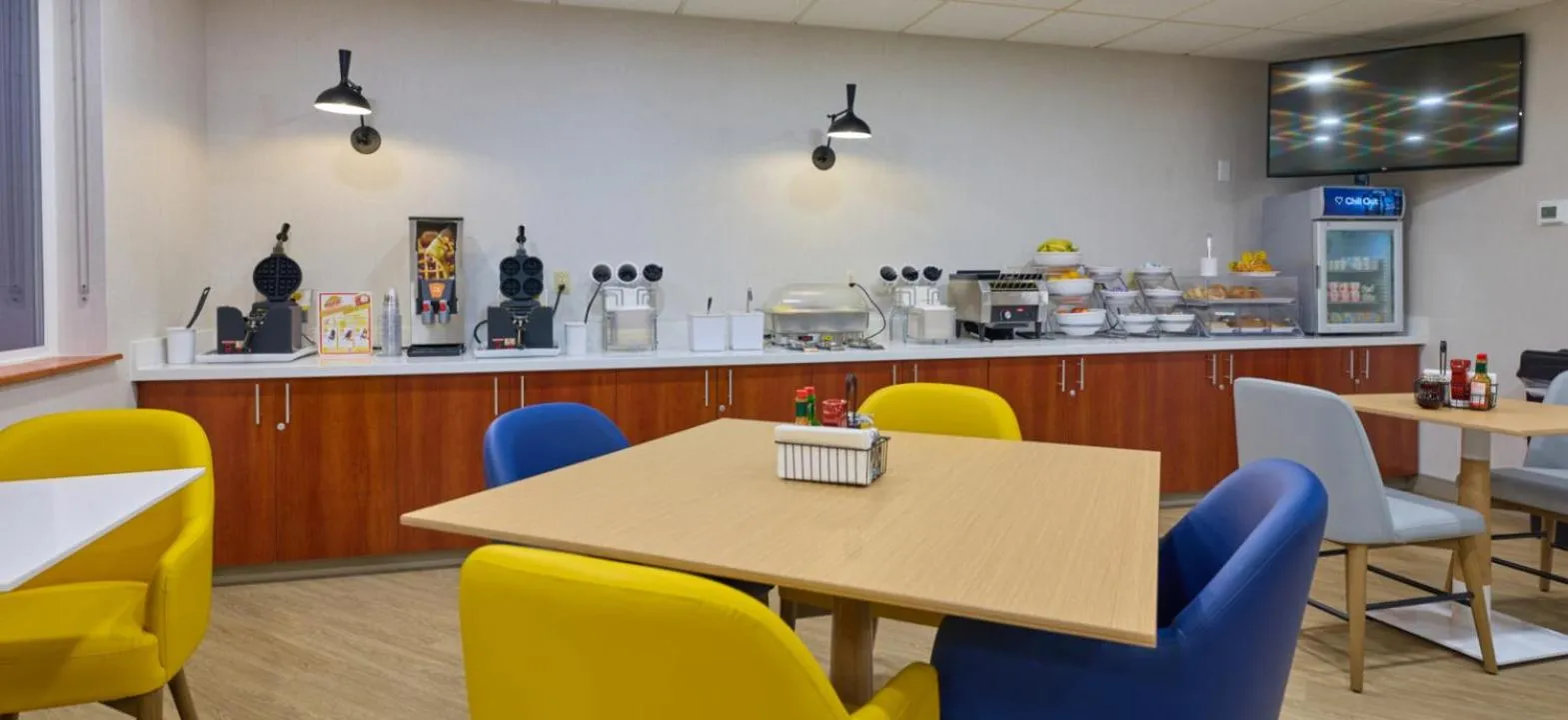 Breakfast in Comfort Suites Springfield-Eugene