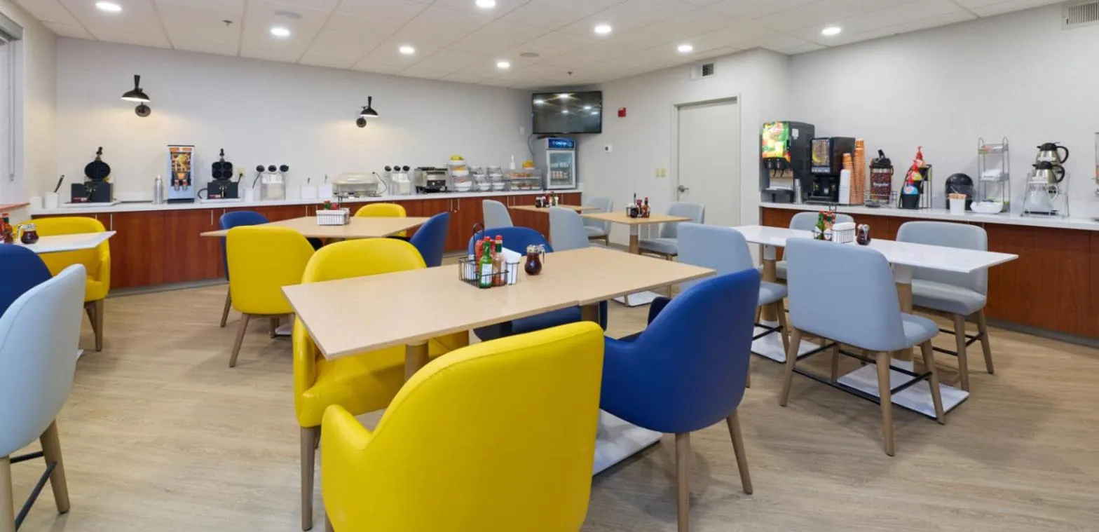 Breakfast in Comfort Suites Springfield-Eugene