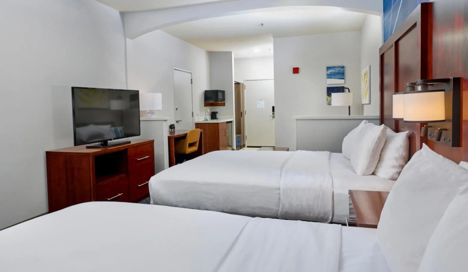 Bed in Comfort Suites Springfield-Eugene